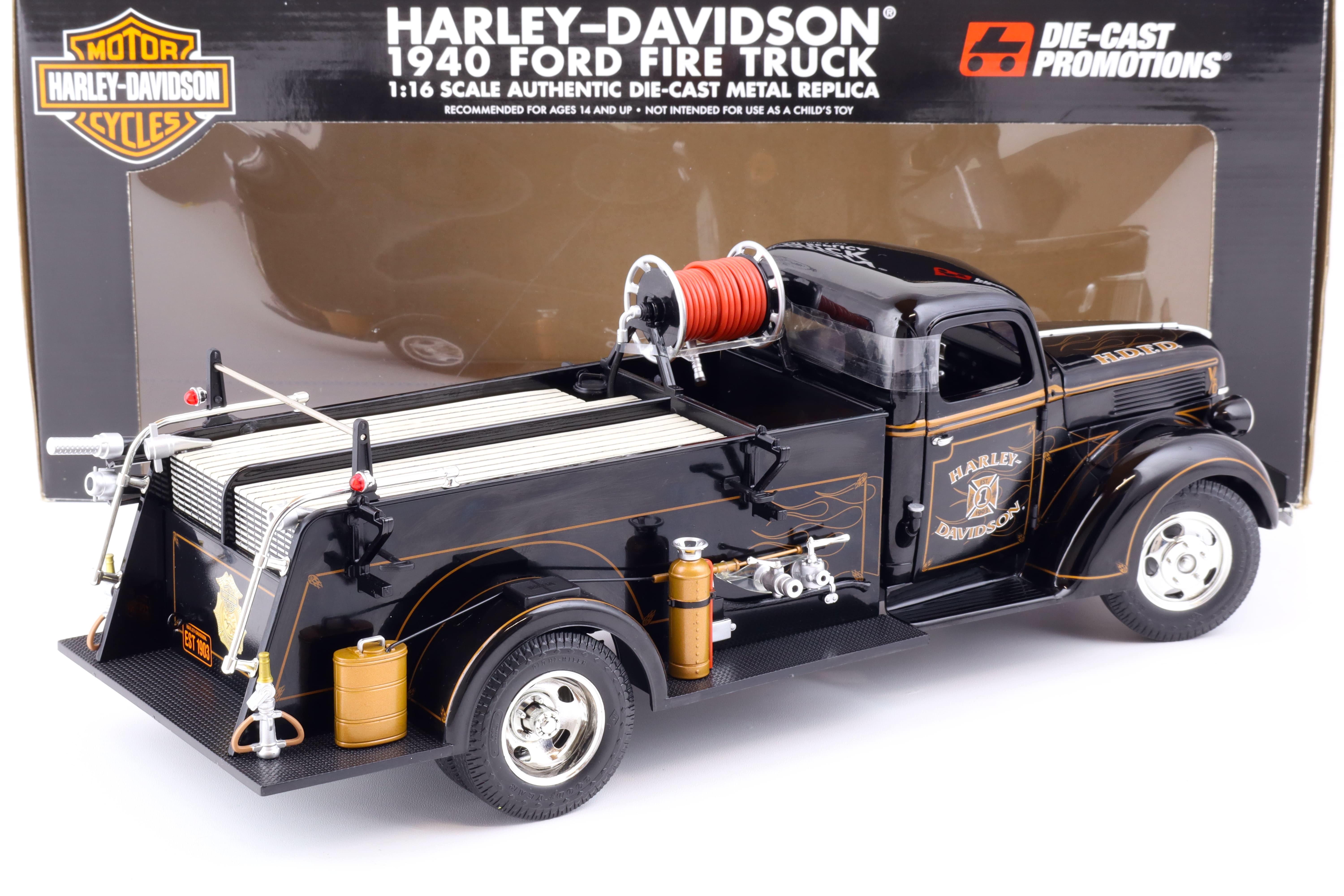 1:16/ 1:18 Highway61 HARLEY DAVIDSON 1940 Ford Fire Truck black 81044