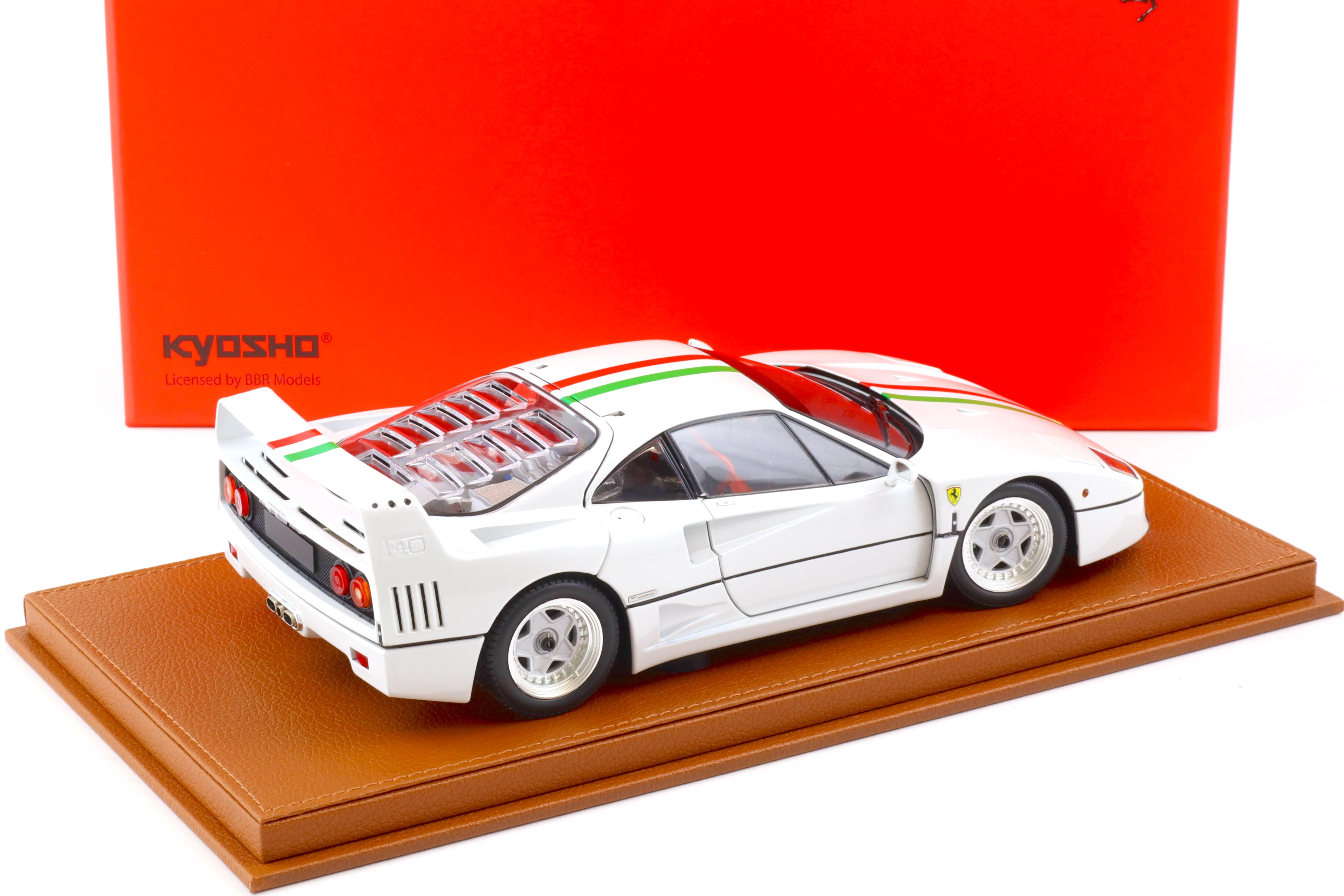 1:18 BBR Kyosho Ferrari F40 metallic white/ Italian Flag with Showcase - Limited 78 pcs.
