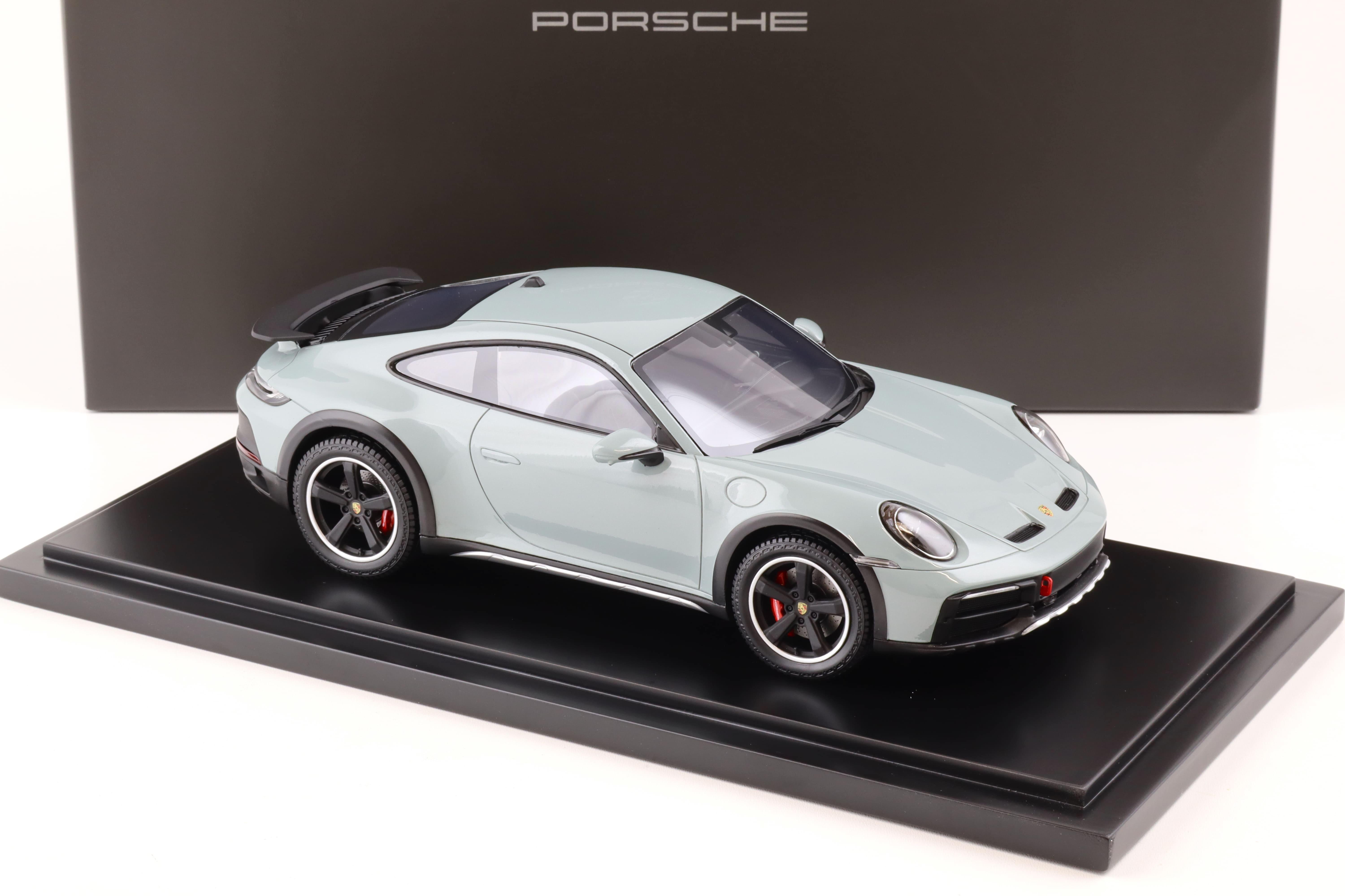 1:18 Spark Porsche 911 (992) Dakar Shade green metallic 2023 WAP DEALER
