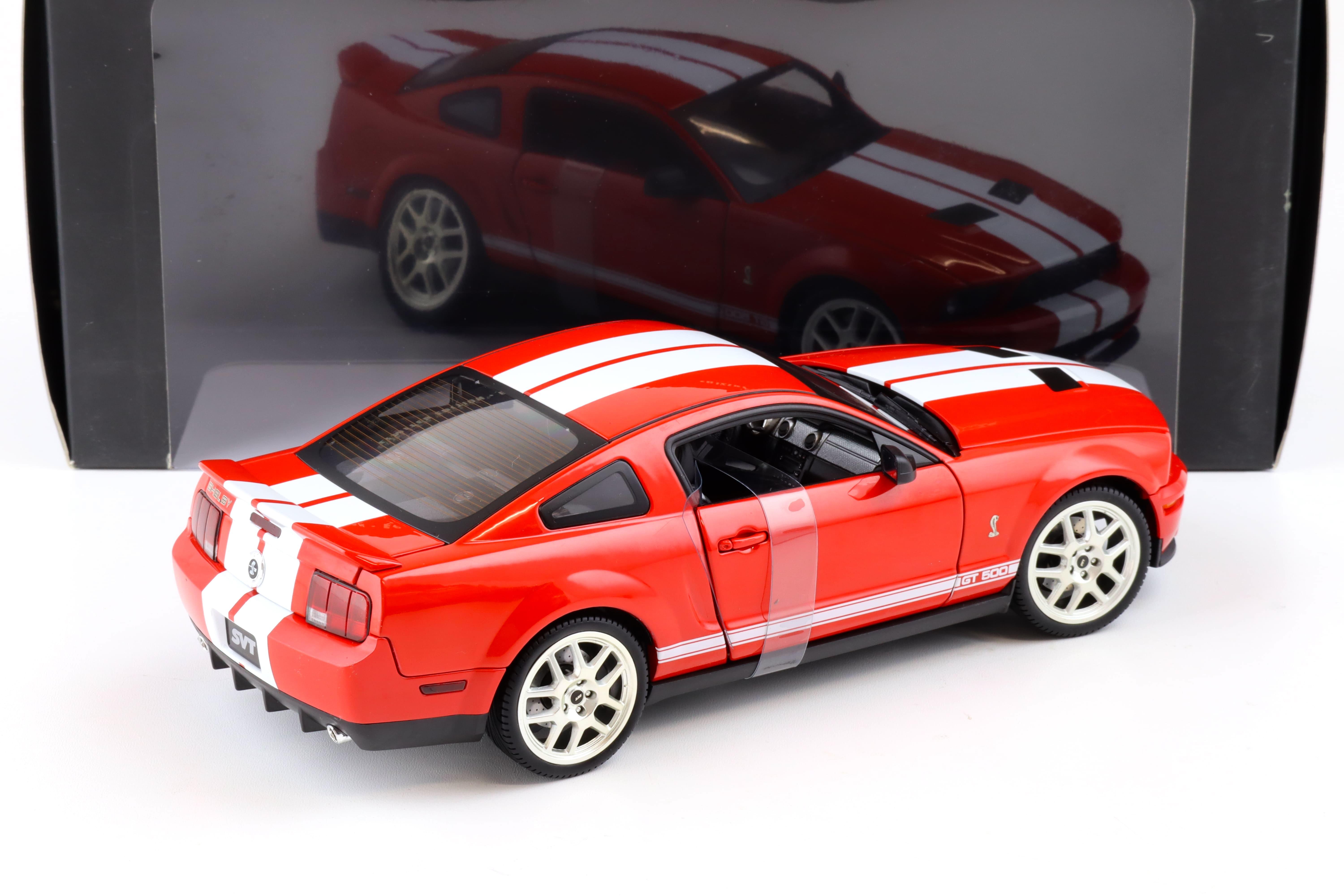 1:18 Hot Wheels Elite 2007 Shelby GT500 Coupe red/ white stripes