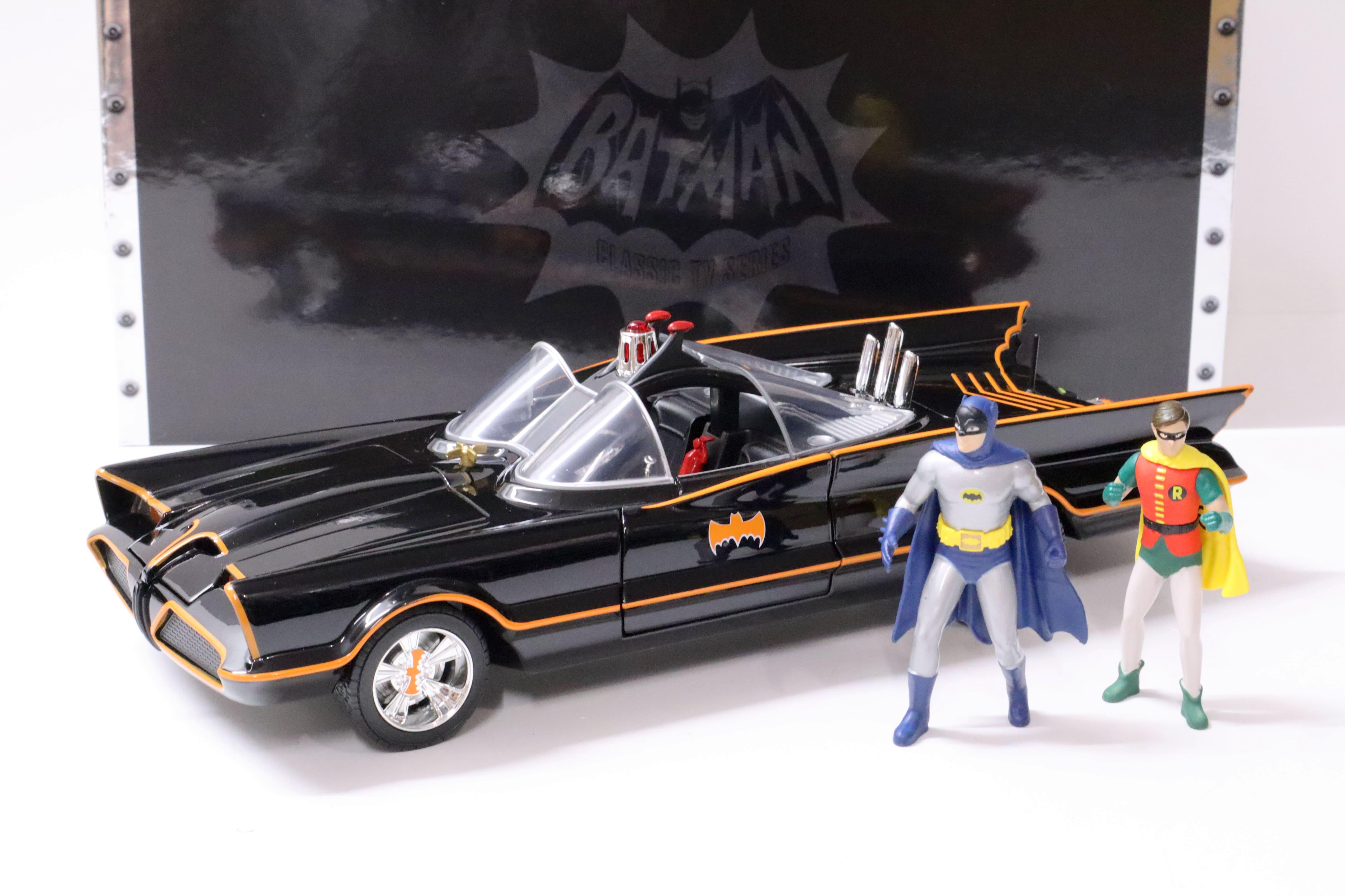 1:18 Jada Toys 1966 Batmobile Batman Classic TV Series + Figuren + Lights