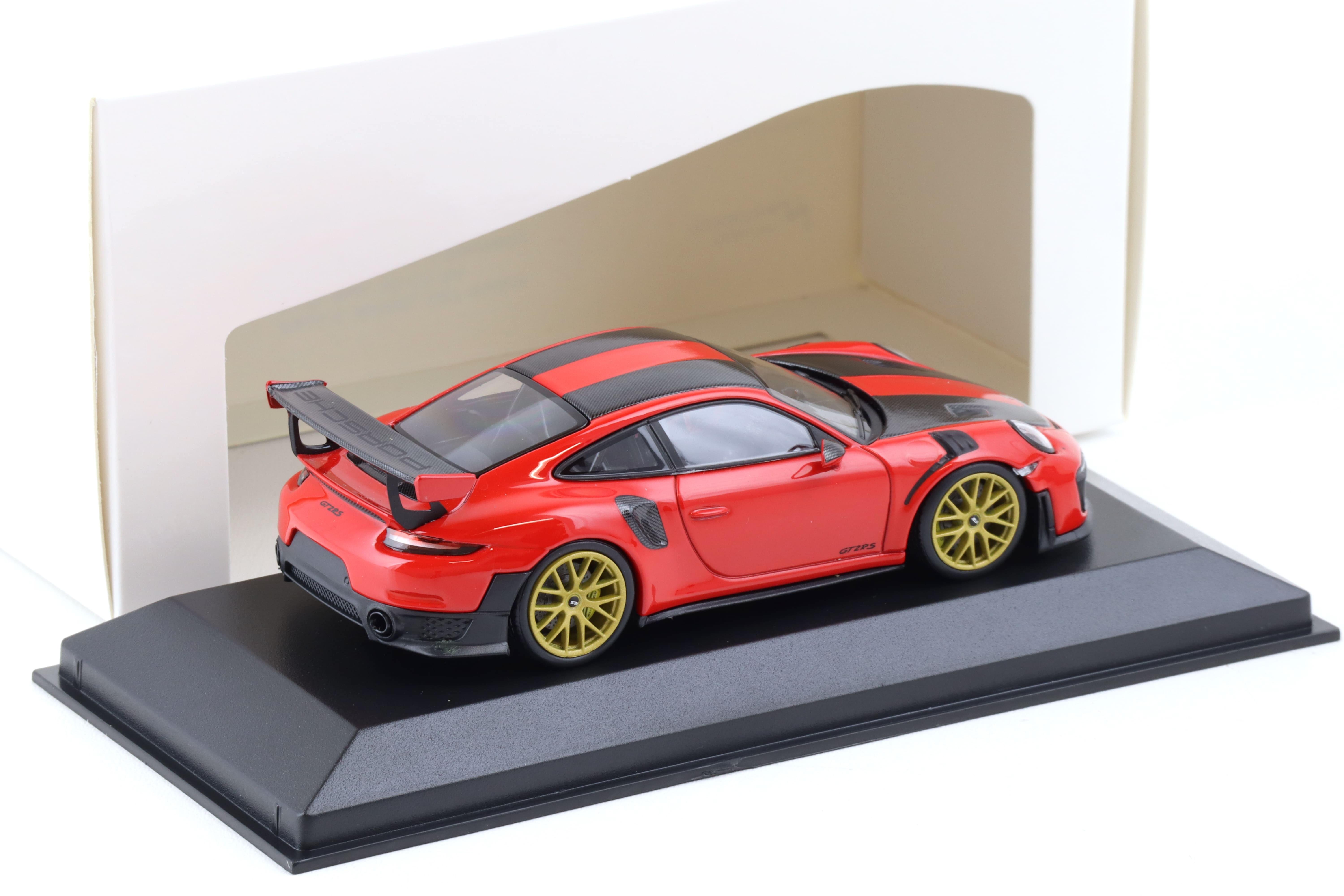1:43 Minichamps Porsche 911 (991.2) GT2 RS Weissach Package 2018 Indisch red/ gold wheels