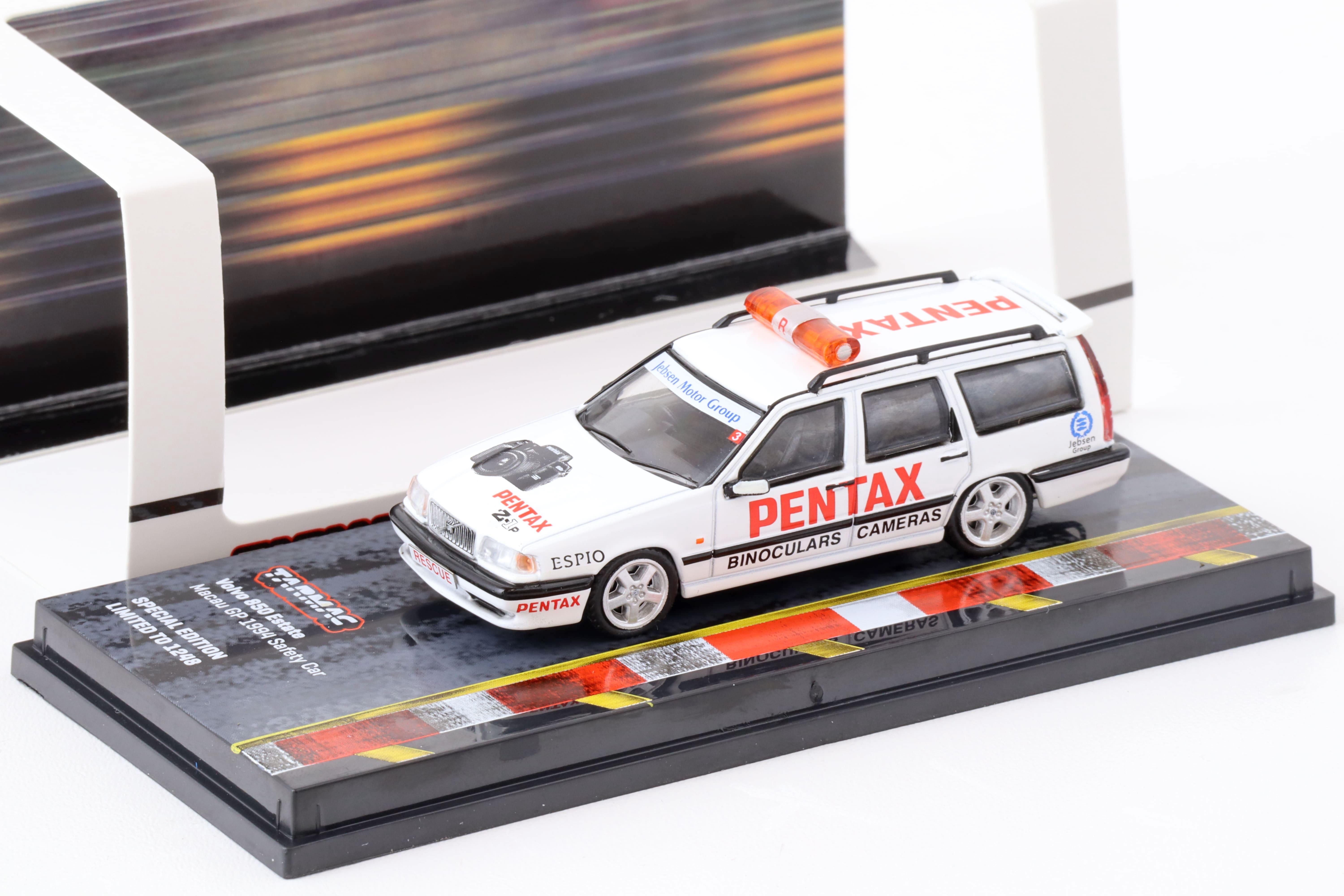 1:64 Tarmac Works 1994 Volvo 850 Estate Macau GP Safety Car Pentax white