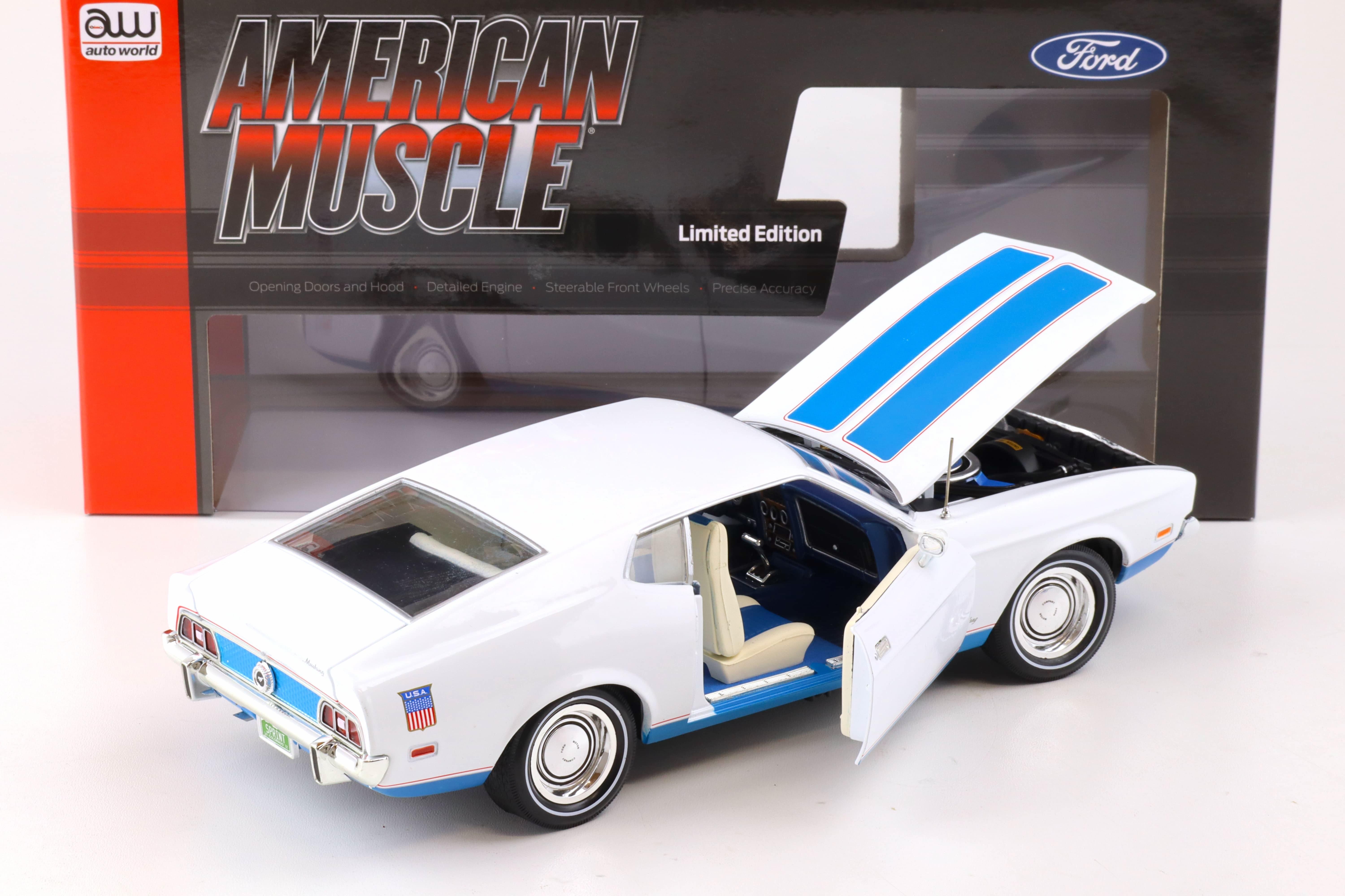 1:18 Auto World 1972 Ford Mustang Fastback Sprint Class of 1972 white/ blue