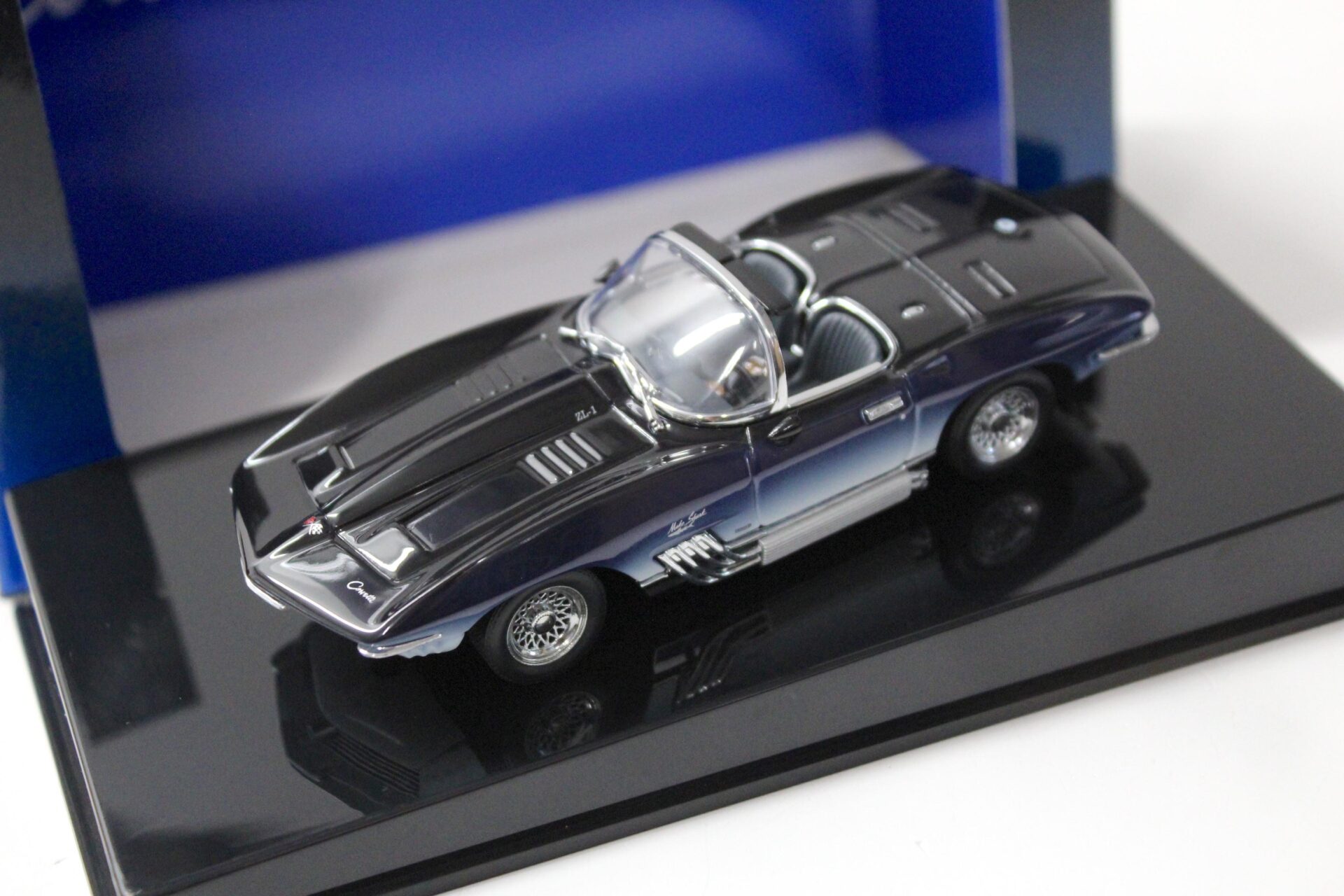 MAKO SHARK AUTOart Larry Shinoda 1/18 - Maquette Corvette Chevrolet Résine Neuve