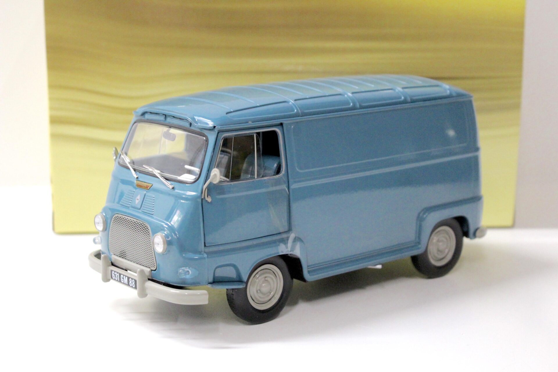 RENAULT ESTAFETTE BLEU SAVIEM 1/18 NOREV promo jusqu'au 6/06 EUR 59,00 - FR