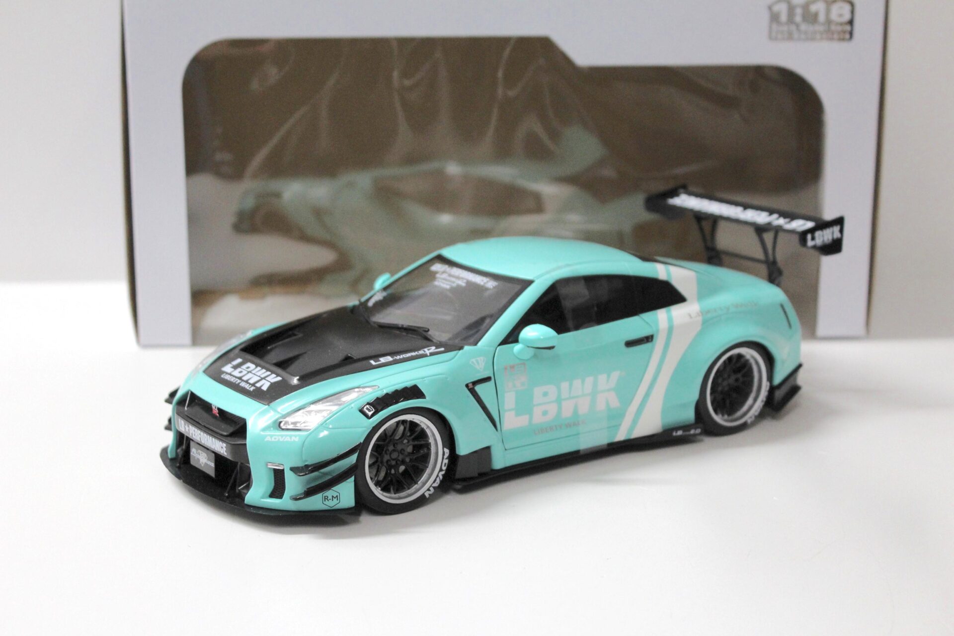 1:18 Solido Nissan GT-R (R35) Liberty Walk LB Performance