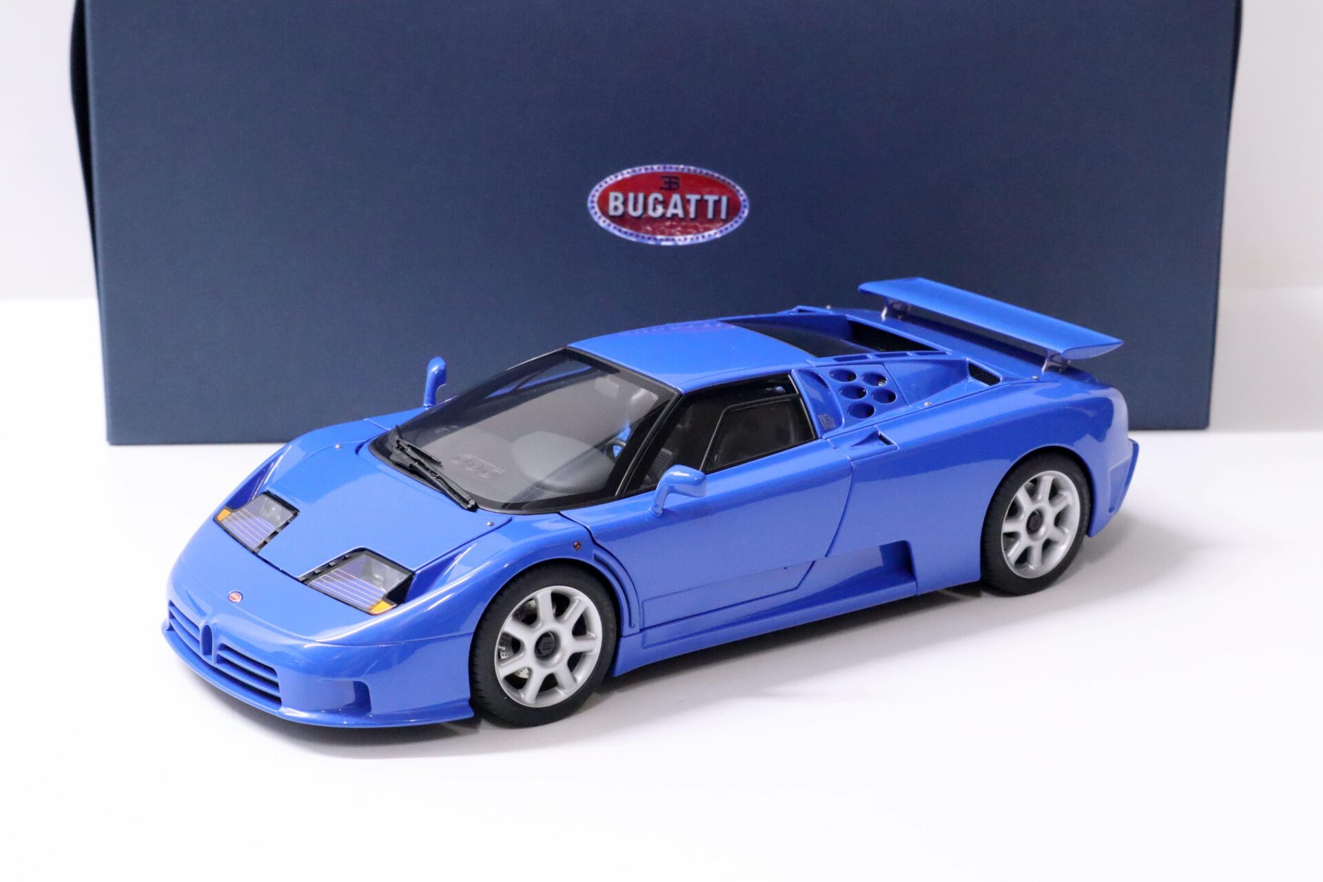 1 18 AUTOart Bugatti EB110 SS 1992 French Racing Blue Premium Modelcars 1 18 AUTOart Bugatti EB110 SS 1992 French Racing Blue Premium Modelcars