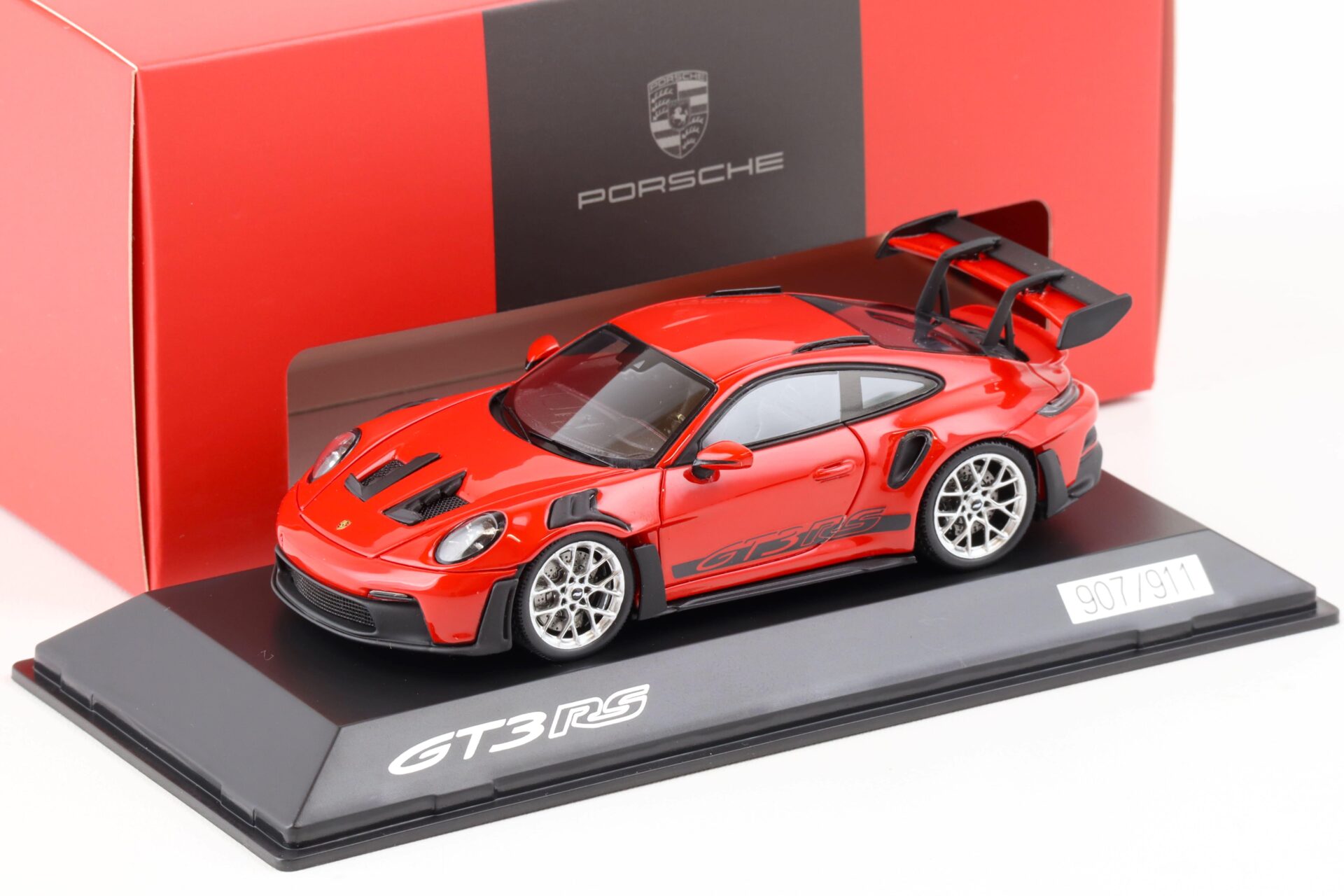 1:43 Spark Porsche 911 (992) GT3 RS red/ black - silver wheels