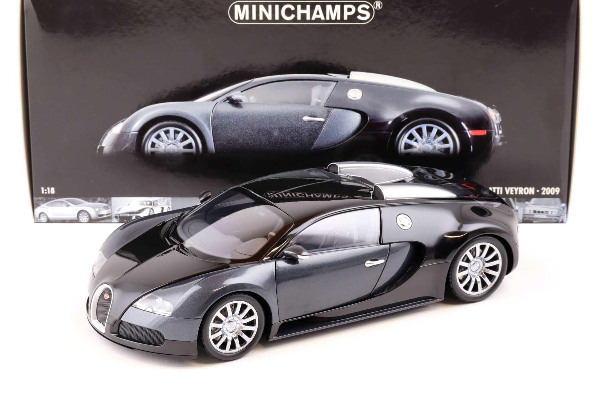 Miniature 1/43 Minichamps - Bugatti Veyron Noir/gris 2009 - Occasion