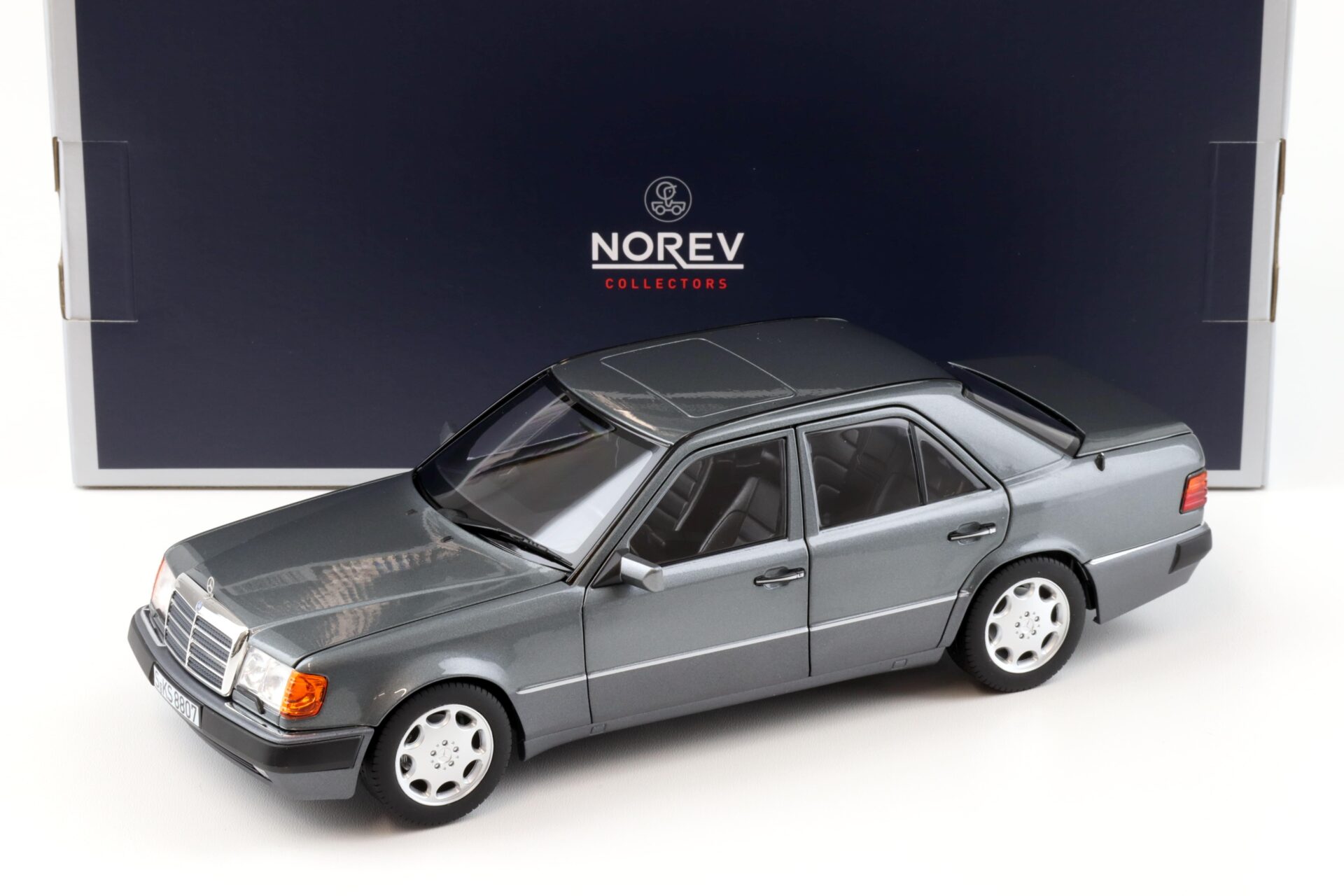 Mercedes 500 E W124 1990 Norev 1/18 – Modèle Réduit Bleu, Neuf, Collection KidBX
