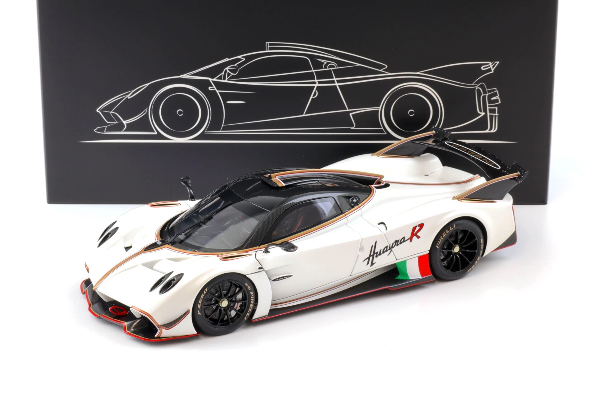 1:18 LCD Models Pagani Huayra R 2021 pearl white LCD18012-PW