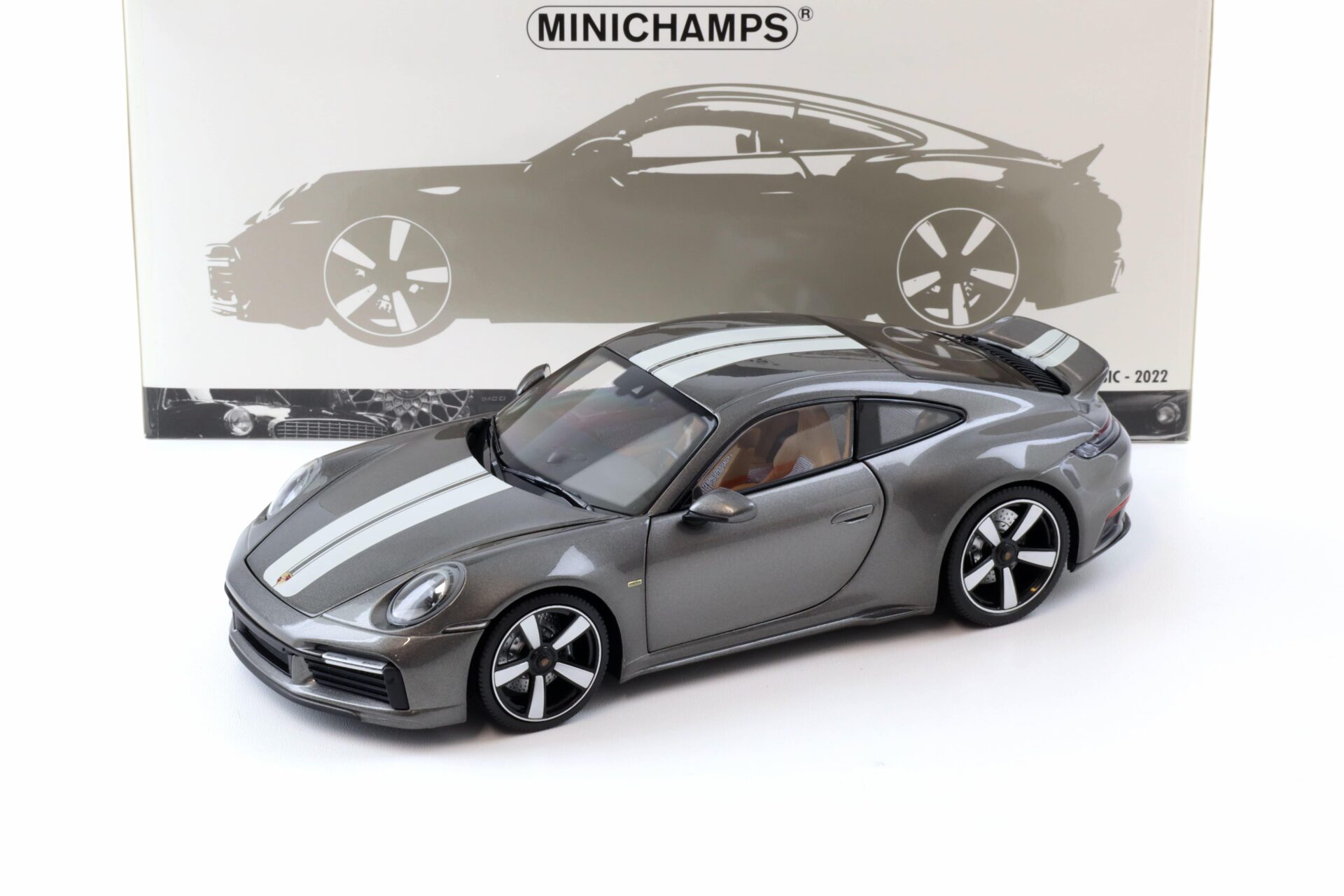 1:18 Minichamps Porsche 911 992 Sport Classic Coupe 2022 grey metallic