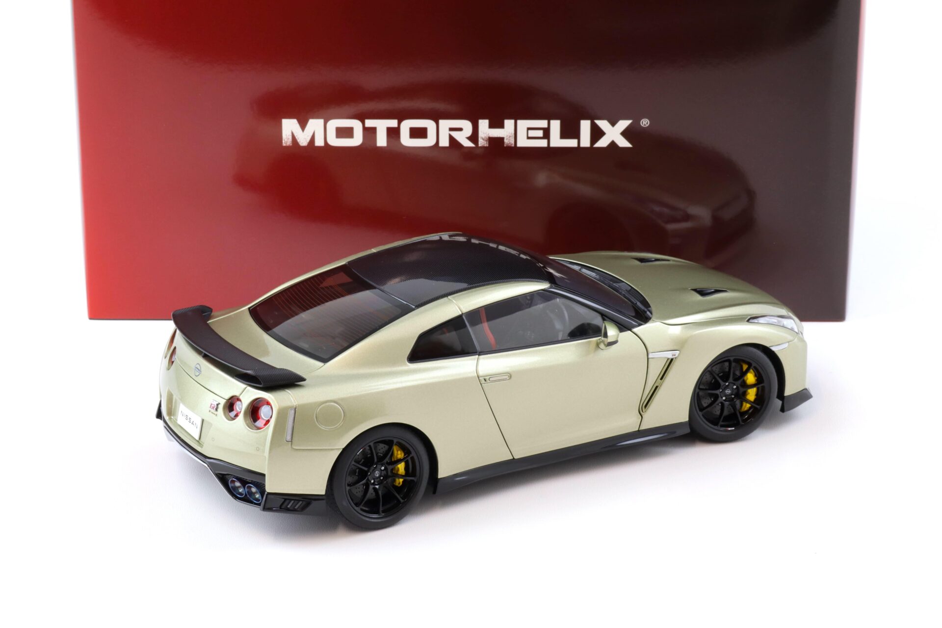 1:18 Motorhelix Nissan GT-R R35 Track Edition by NISMO T-Spec 2022 Millennium Jade