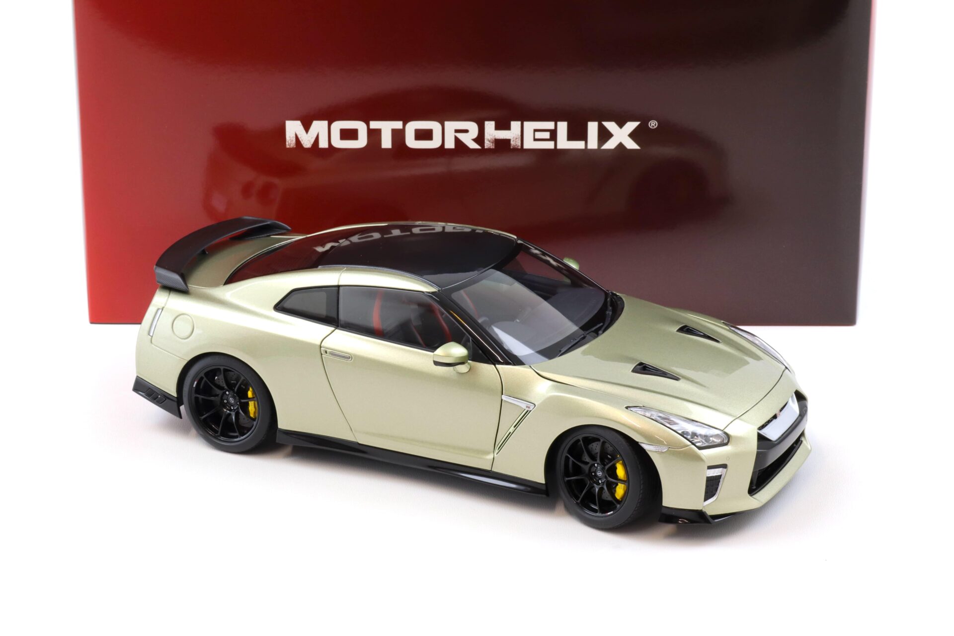 1:18 Motorhelix Nissan GT-R R35 Track Edition by NISMO T-Spec 2022 Millennium Jade