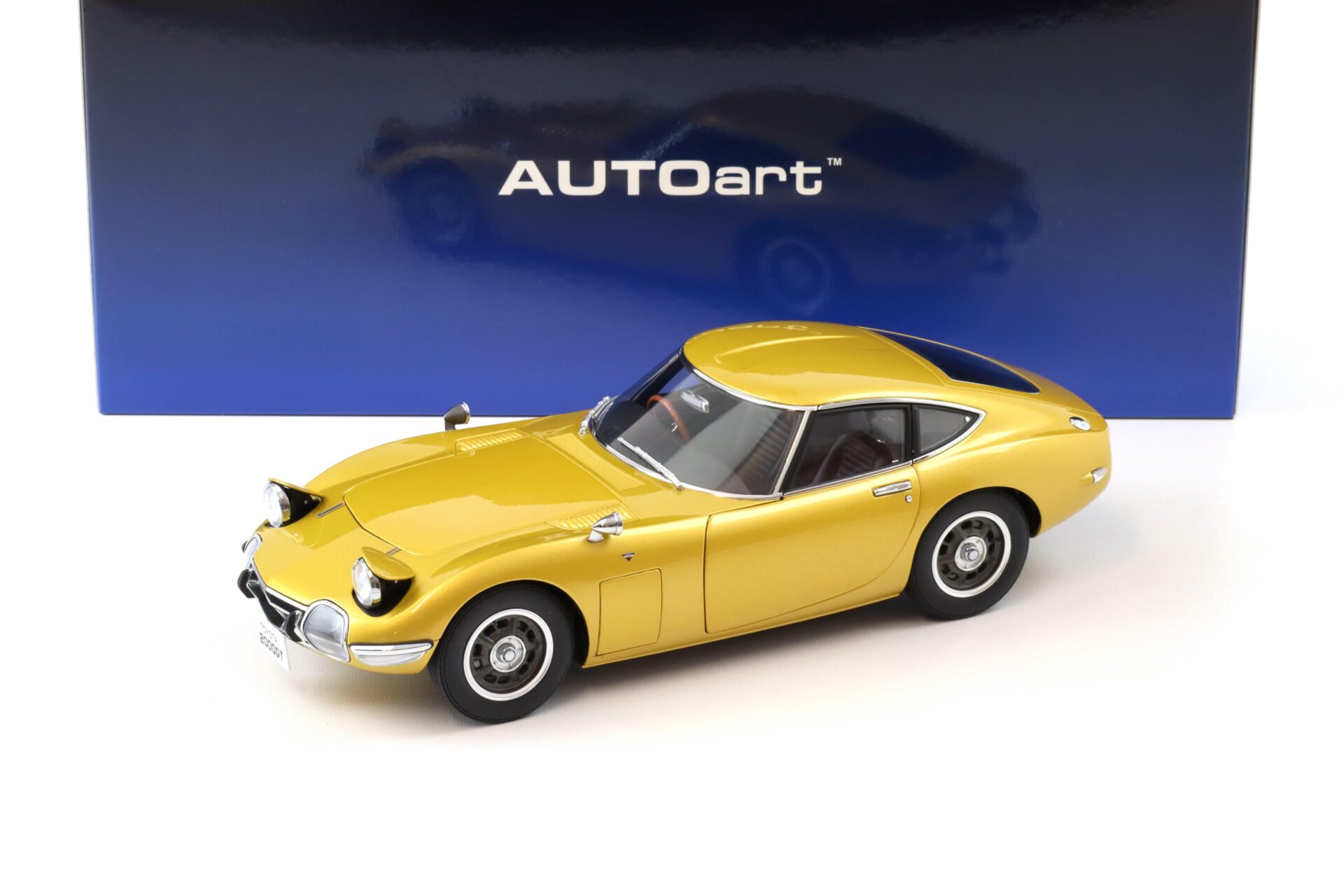 ID 102207 orig.jpg 1:18 AUTOart Toyota 2000GT Coupe 1967 gold metallic 79549