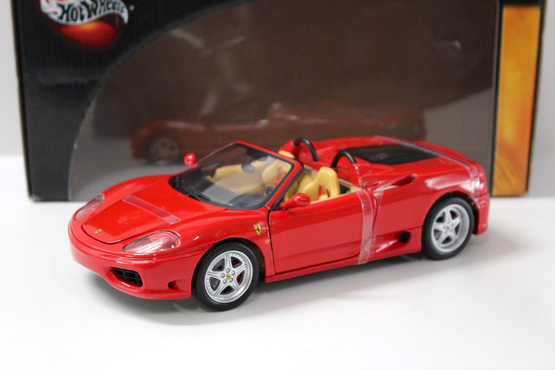 ID 34486 orig 1.jpg 1:18 Hot Wheels Ferrari 360 Spider Modena red