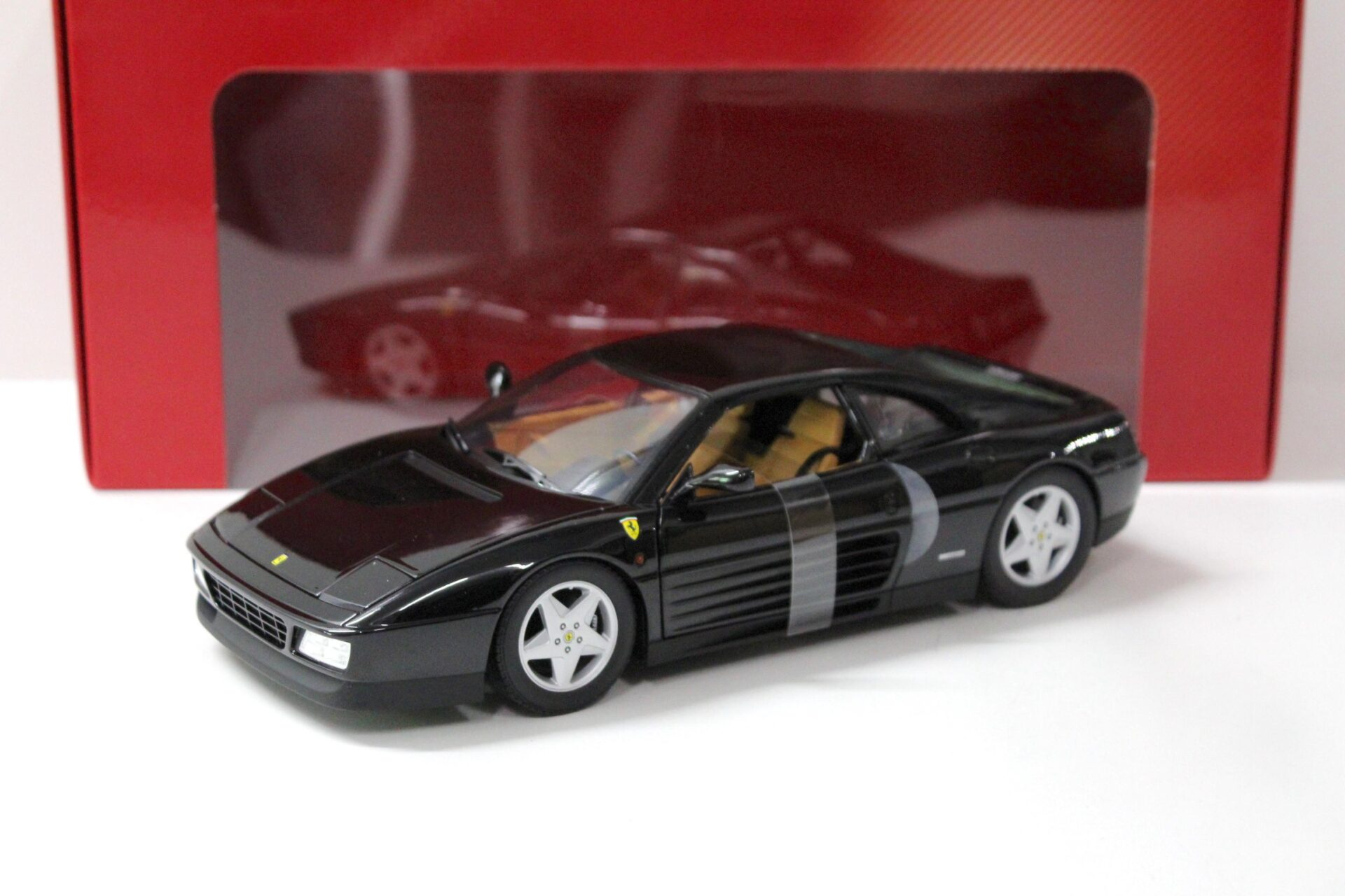 1:18 Hot Wheels Ferrari 348tb Coupe black