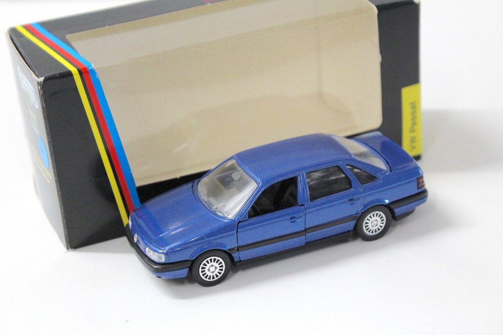 ID 35580 orig 1.jpg 1:43 Schabak VW Passat Limousine blue