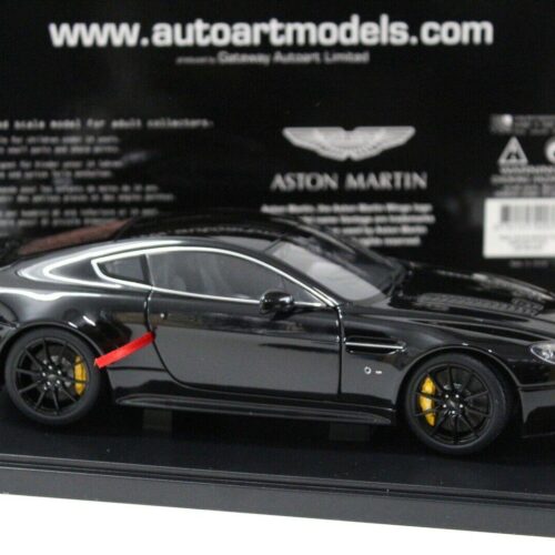 1:18 AUTOart Aston Martin V12 Vantage S black