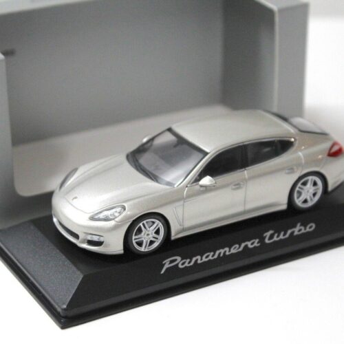 1:43 Minichamps Porsche Panamera Turbo beige DEALER VERSION