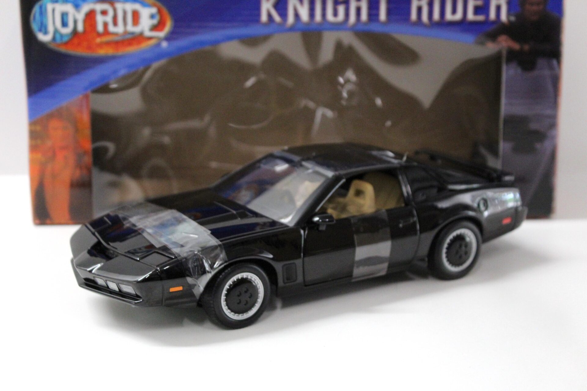 ID 42956 orig 1.jpg 1:18 Joyride ERTL Knight Rider 1982 Pontiac Trans Am KITT black