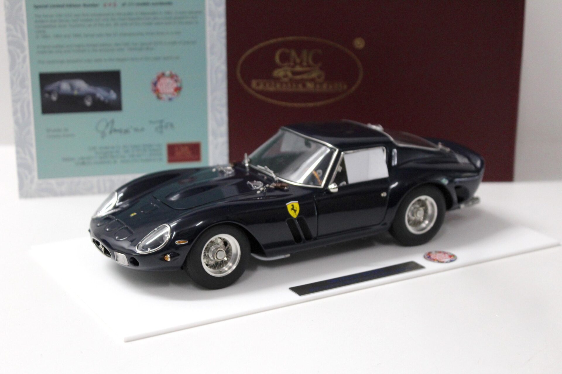 ID 43335 orig.jpg 1:18 CMC Ferrari 250 GTO Midnight blue 1962 M-168 *Techno Classica 2016*