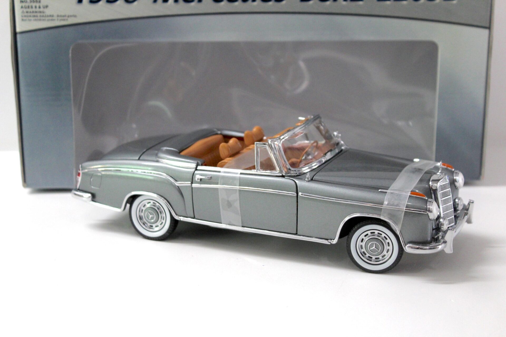 1:18 Sun Star Mercedes 220SE Cabriolet grey 1958