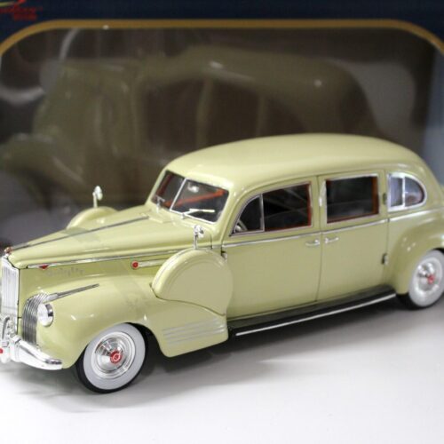 1:18 Signature Models 1941 Packard Limousine yellow