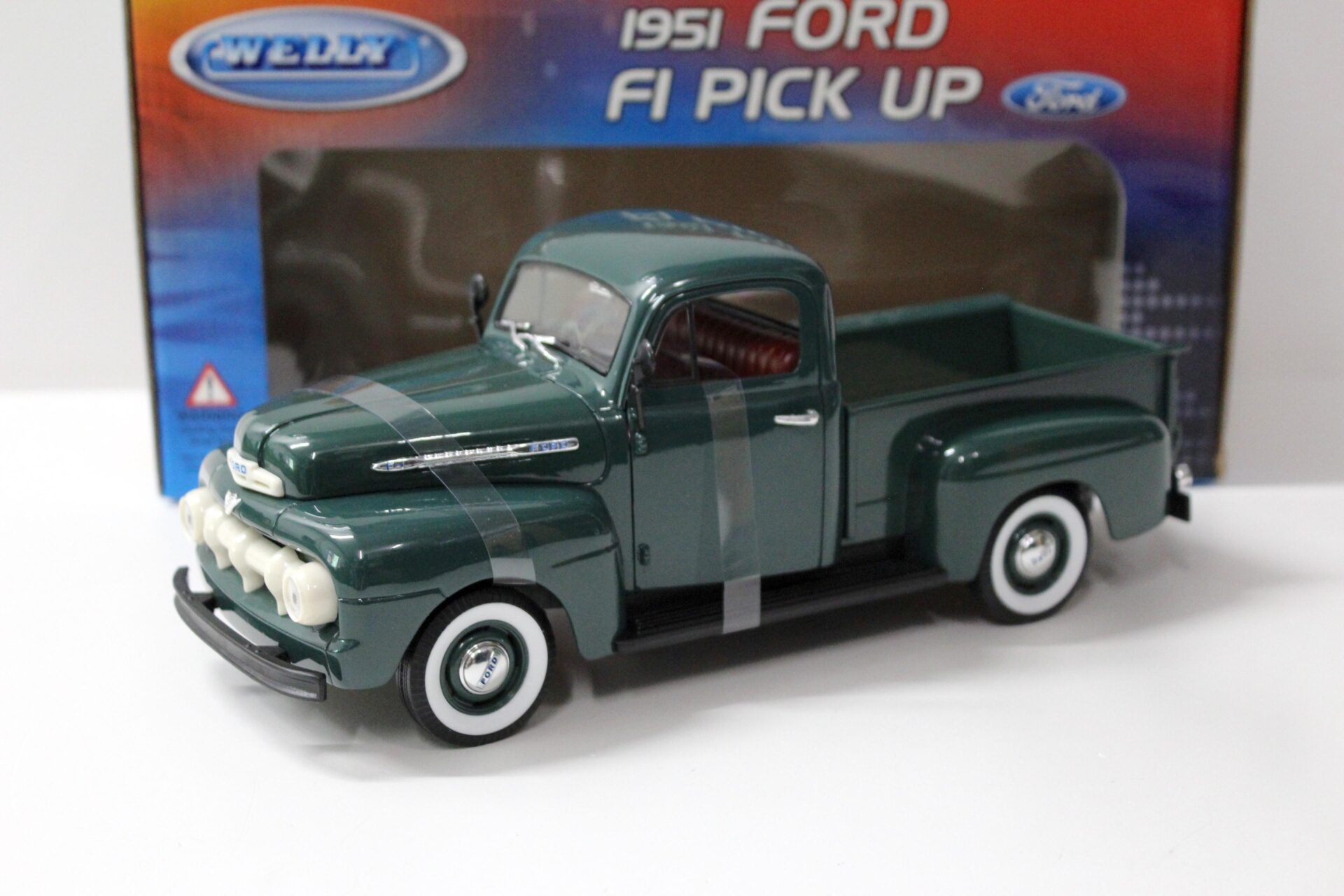 ID 43917 orig 1.jpg 1:18 Welly 1951 Ford F-1 PICK UP dark green