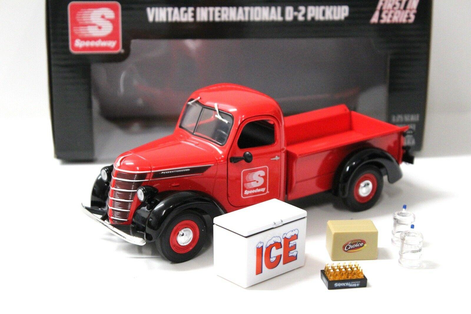 1:24 First Gear Vintage International D-2 Pickup red