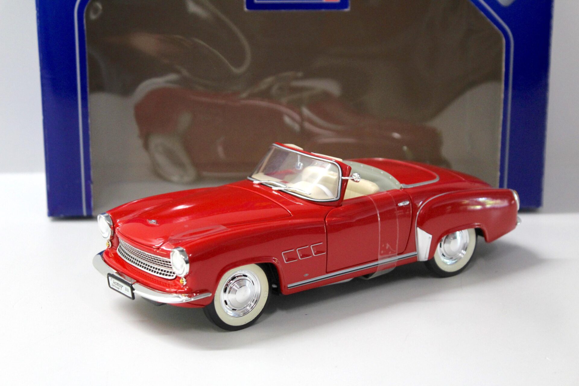ID 44419 orig 1.jpg 1:18 Revell Wartburg 313 Sportcoupe red