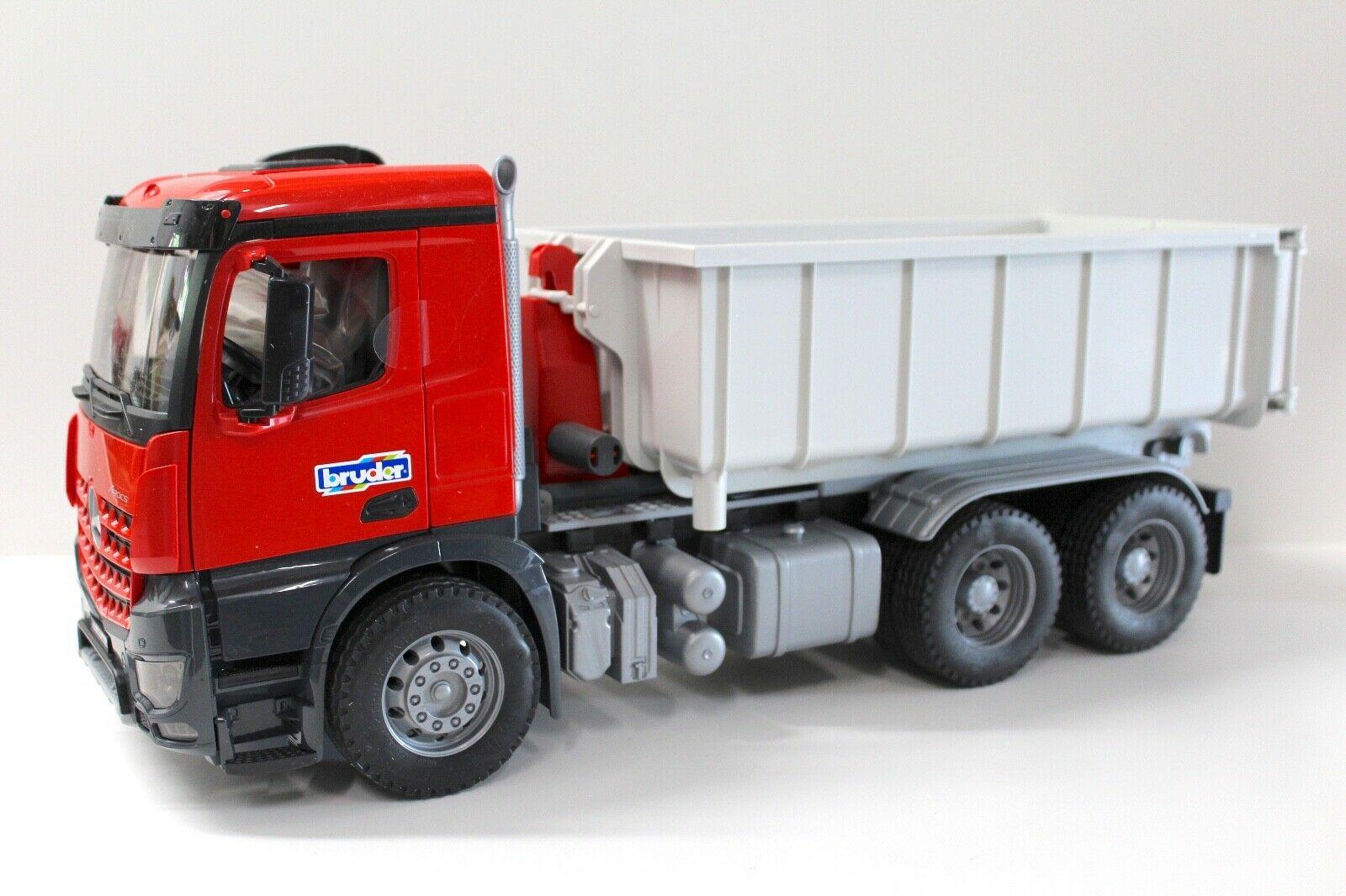 1:16 Bruder Mercedes Arocs LKW Abrollcontainer red