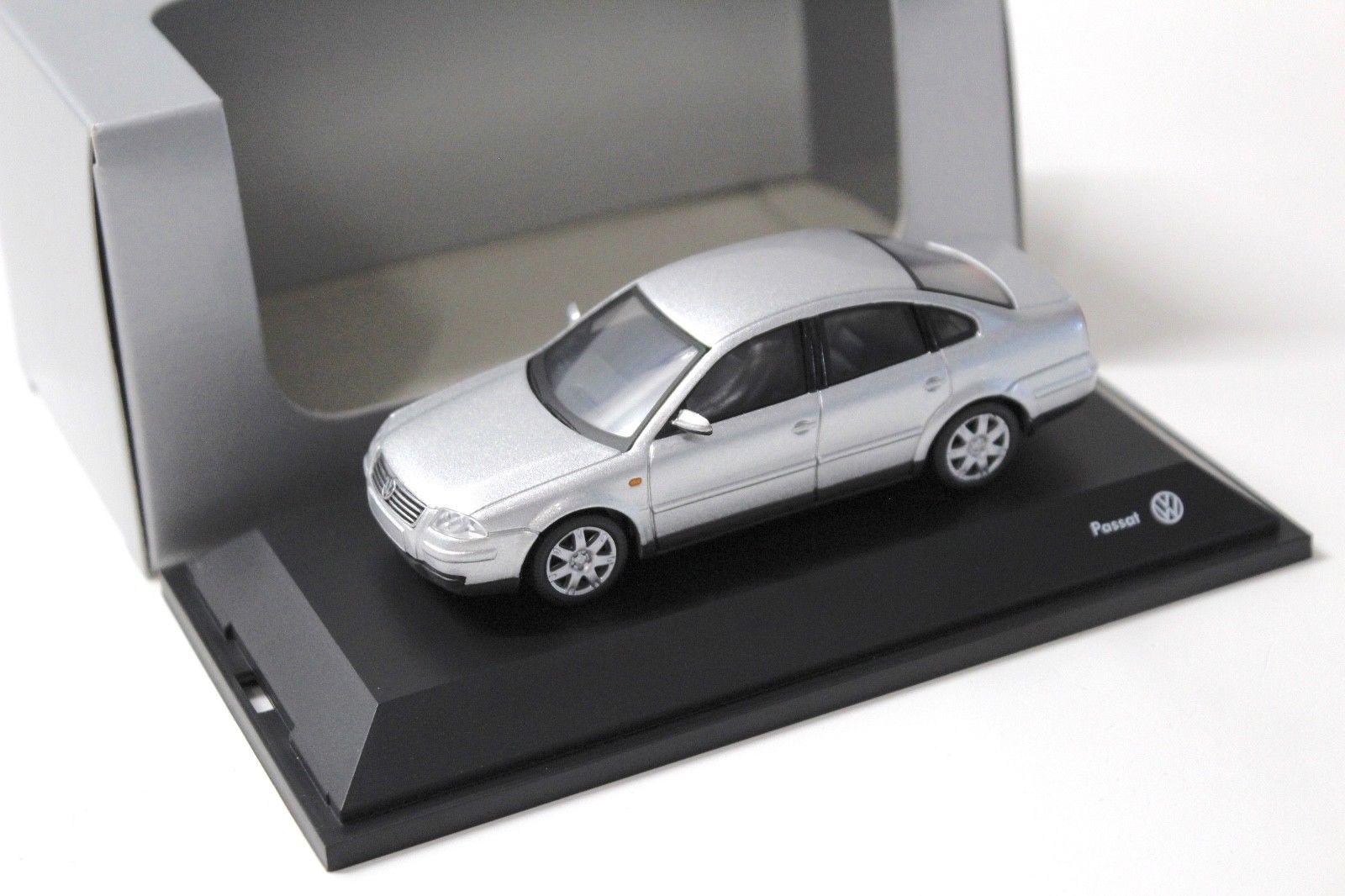 ID 45444 orig 1.jpg 1:43 Schuco VW Passat V6 Limousine B5 silver DEALER VERSION