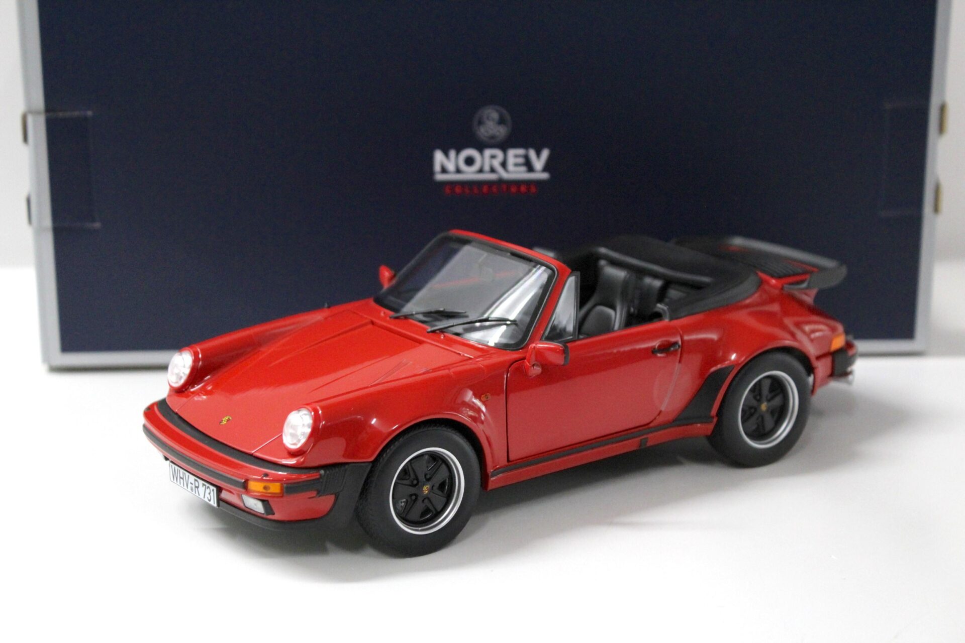 ID 45499 orig 1.jpg 1:18 Norev Porsche 911 Turbo Cabriolet G-Modell red 1987