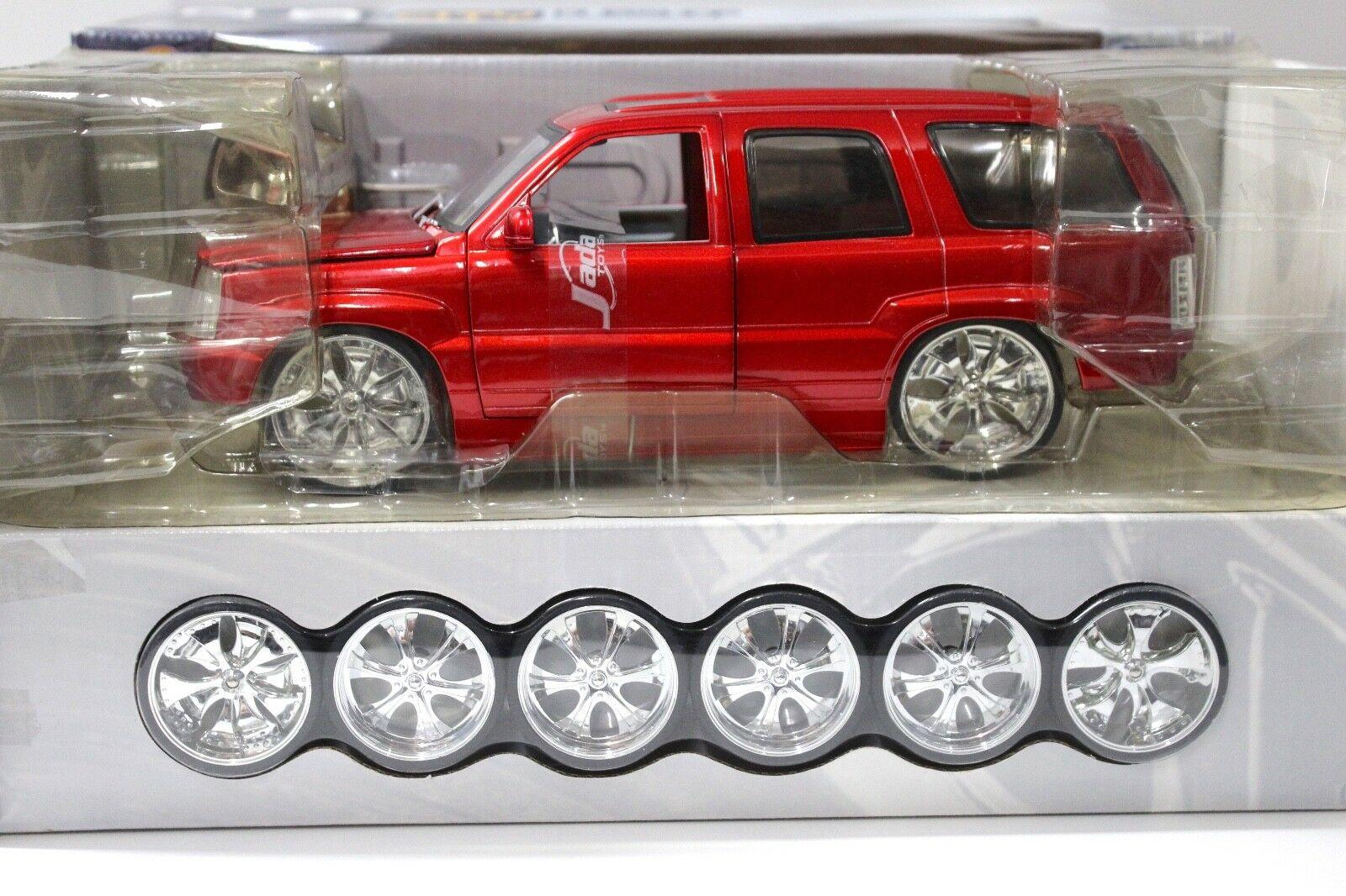 ID 45785 orig.jpg 1:18 Jada Cadillac Escalade Dub CITY red 2002 KIT/ Bausatz