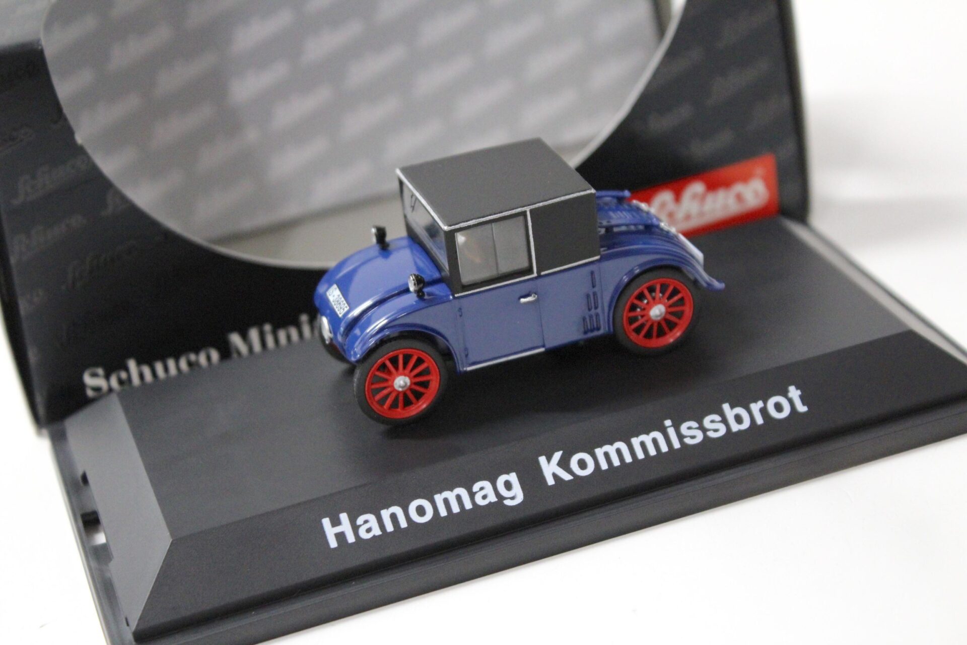 ID 46476 orig 1.jpg 1:43 Schuco Hanomag Kommissbrot Limousine blue/ black