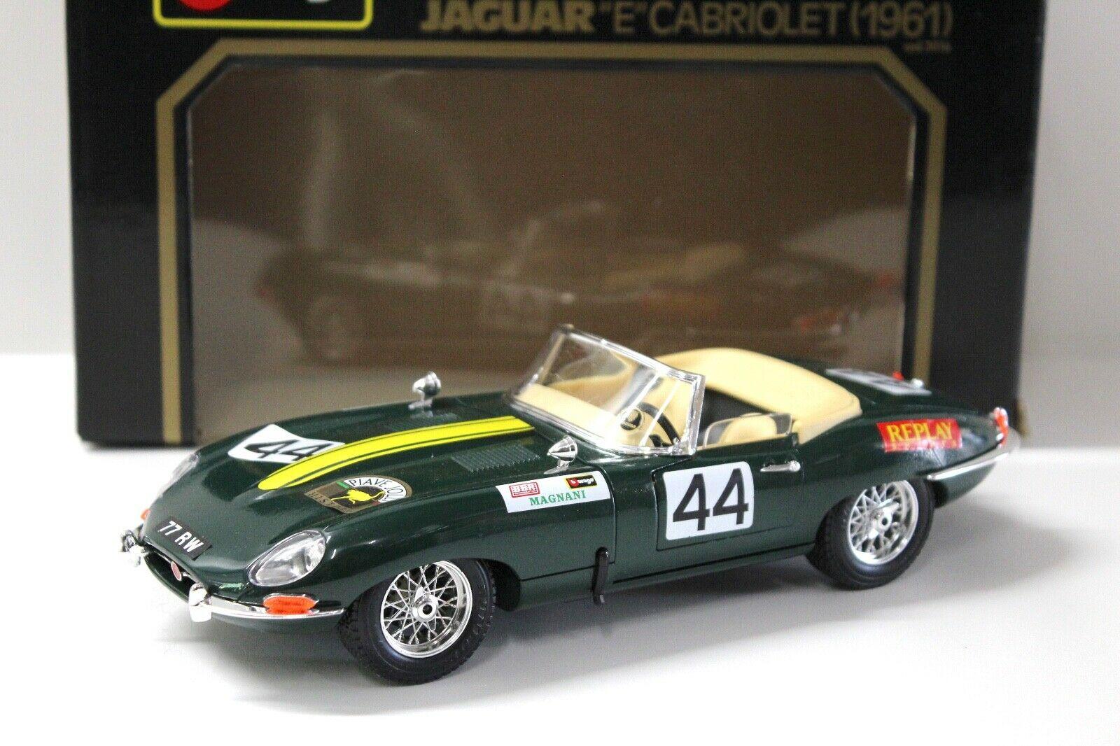 ID 46755 orig.jpg 1:18 Bburago Jaguar E-Type Cabriolet Replay #44 green