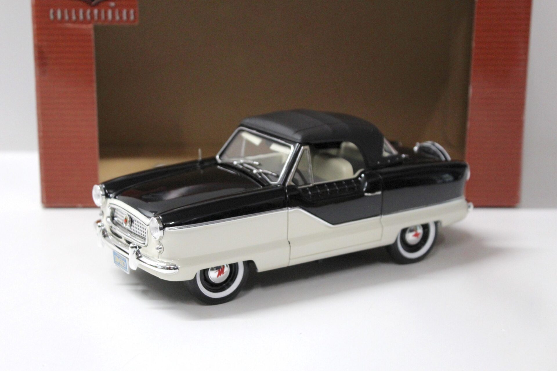 ID 47389 orig 1.jpg 1:18 Highway61 1959 Metropolitan Nash 1500 Convertible black/ white