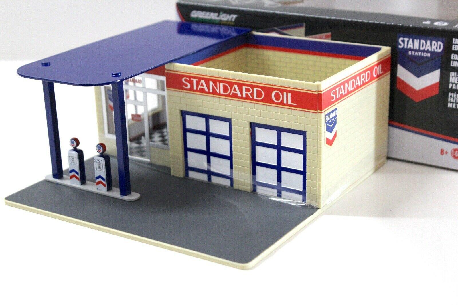 ID 47483 orig 1.jpg 1:64 Greenlight Vintage Gas Station "STANDARD STATION" Tankstelle