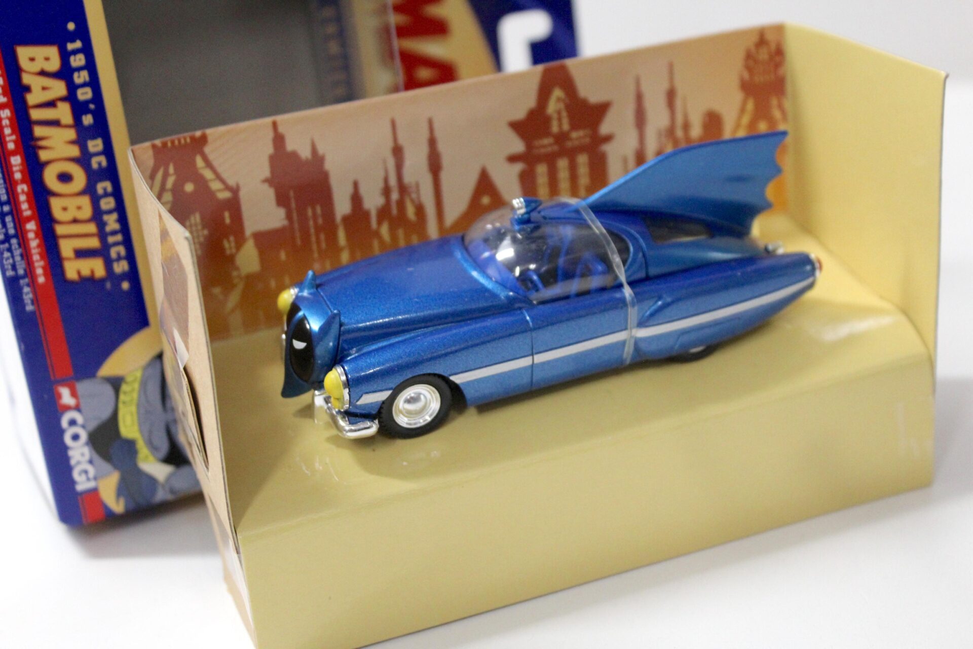 ID 47629 orig 1.jpg 1:43 Corgi 1950´s DC Comics BATMOBILE BMBV1 Batman blue
