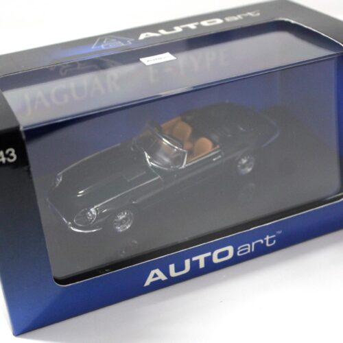 1:43 AUTOart Jaguar E-Type Roadster Series III V12 dark green
