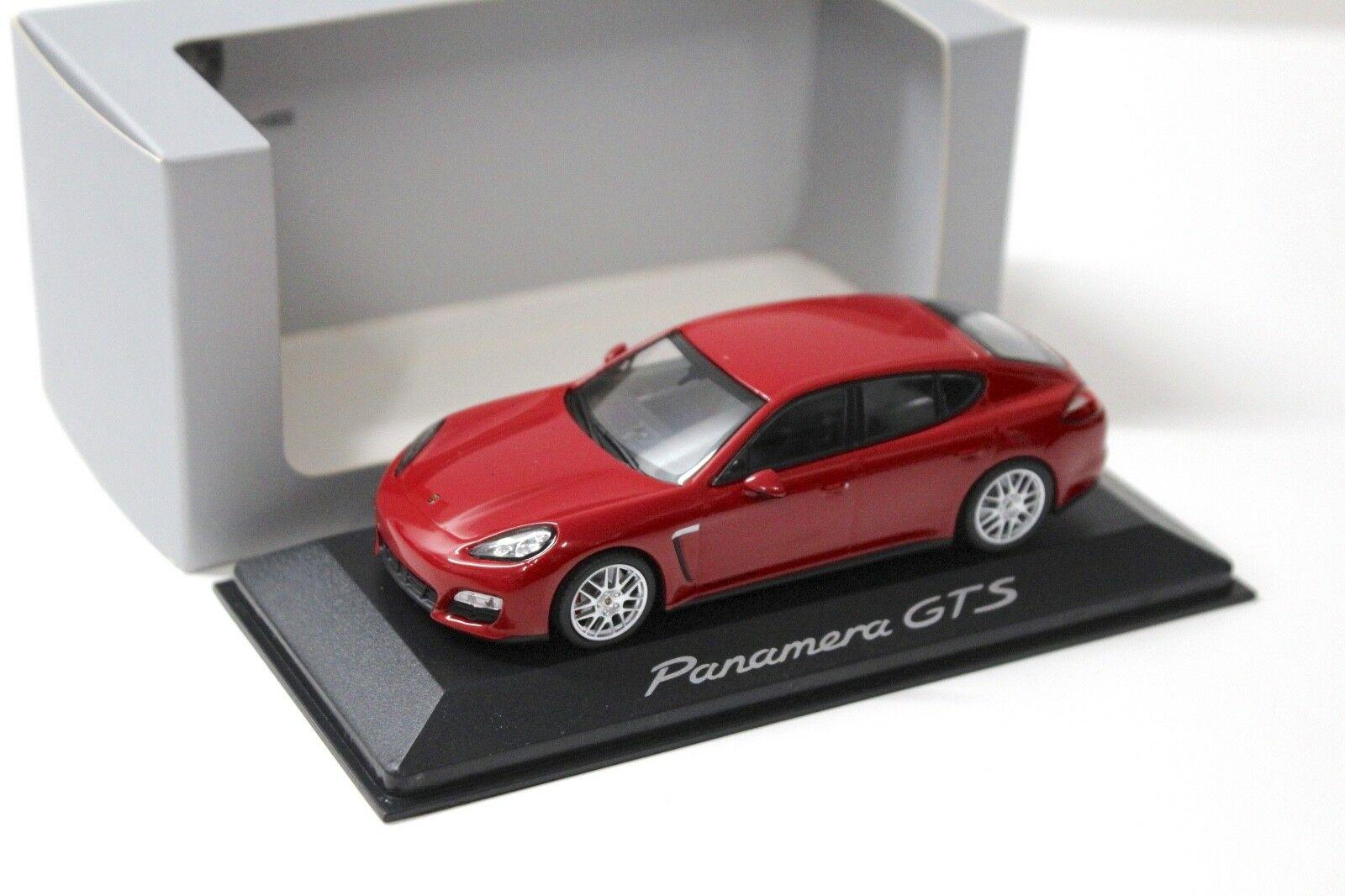 ID 48151 orig.jpg 1:43 Minichamps Porsche Panamera GTS red DEALER VERSION