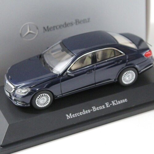 1:43 Kyosho Mercedes E-Klasse Limousine dark blue DEALER VERSION