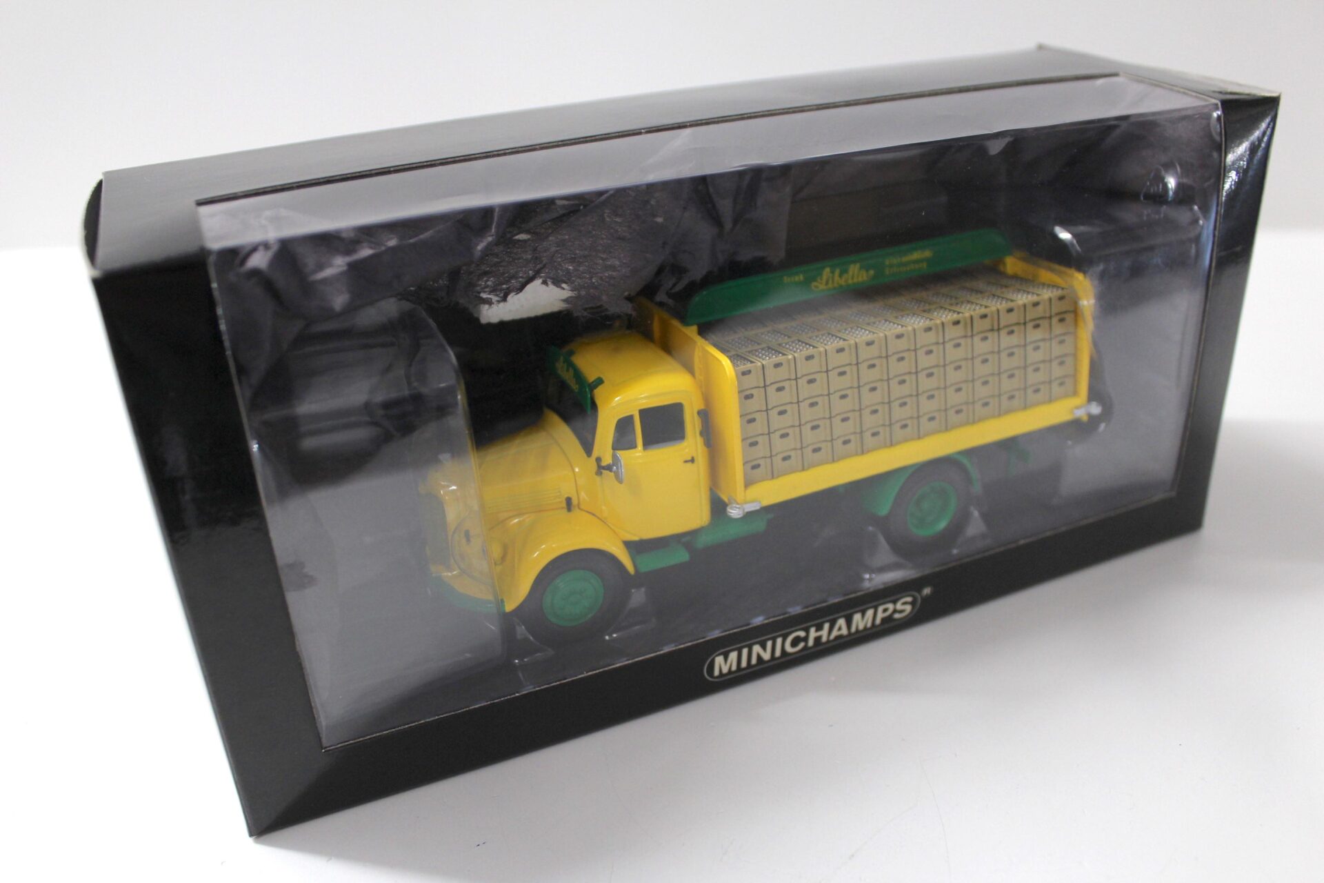 1:43 Minichamps Mercedes L3500 Getränkewagen LIBELLA yellow/ green