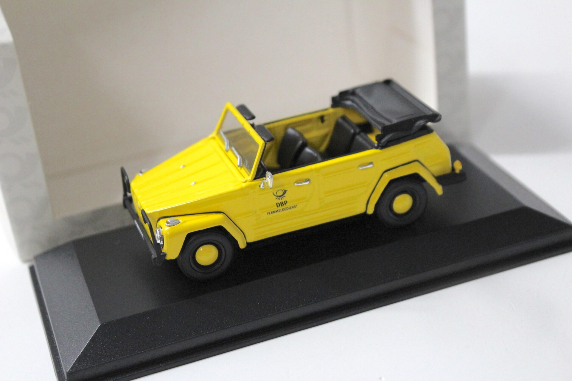 ID 48503 orig 1.jpg 1:43 Minichamps VW 181 Deutsche Bundes Post Fernmeldedienst yellow