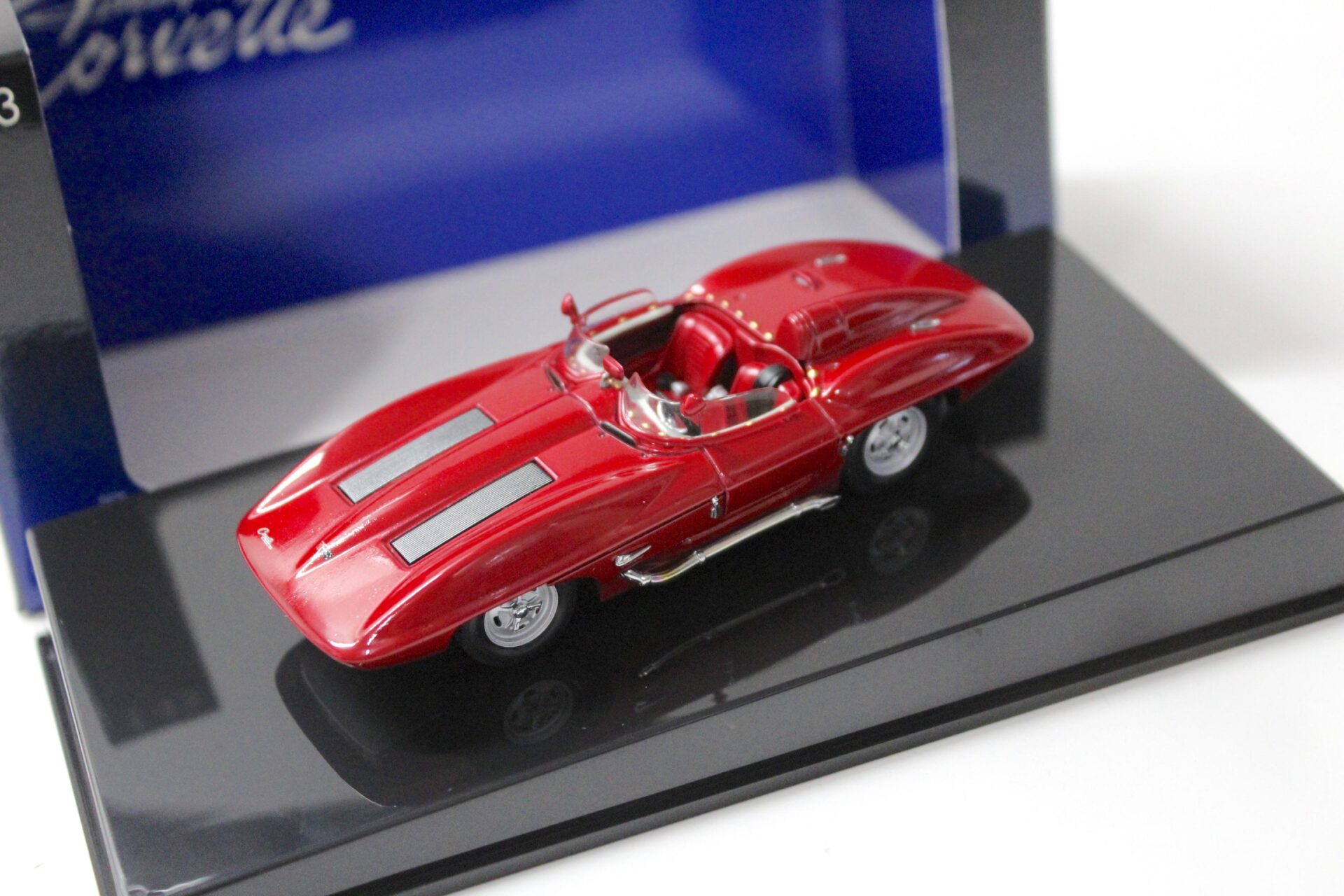 ID 48506 orig 1.jpg 1:43 AUTOart Chevrolet Corvette Stingray 1959 red