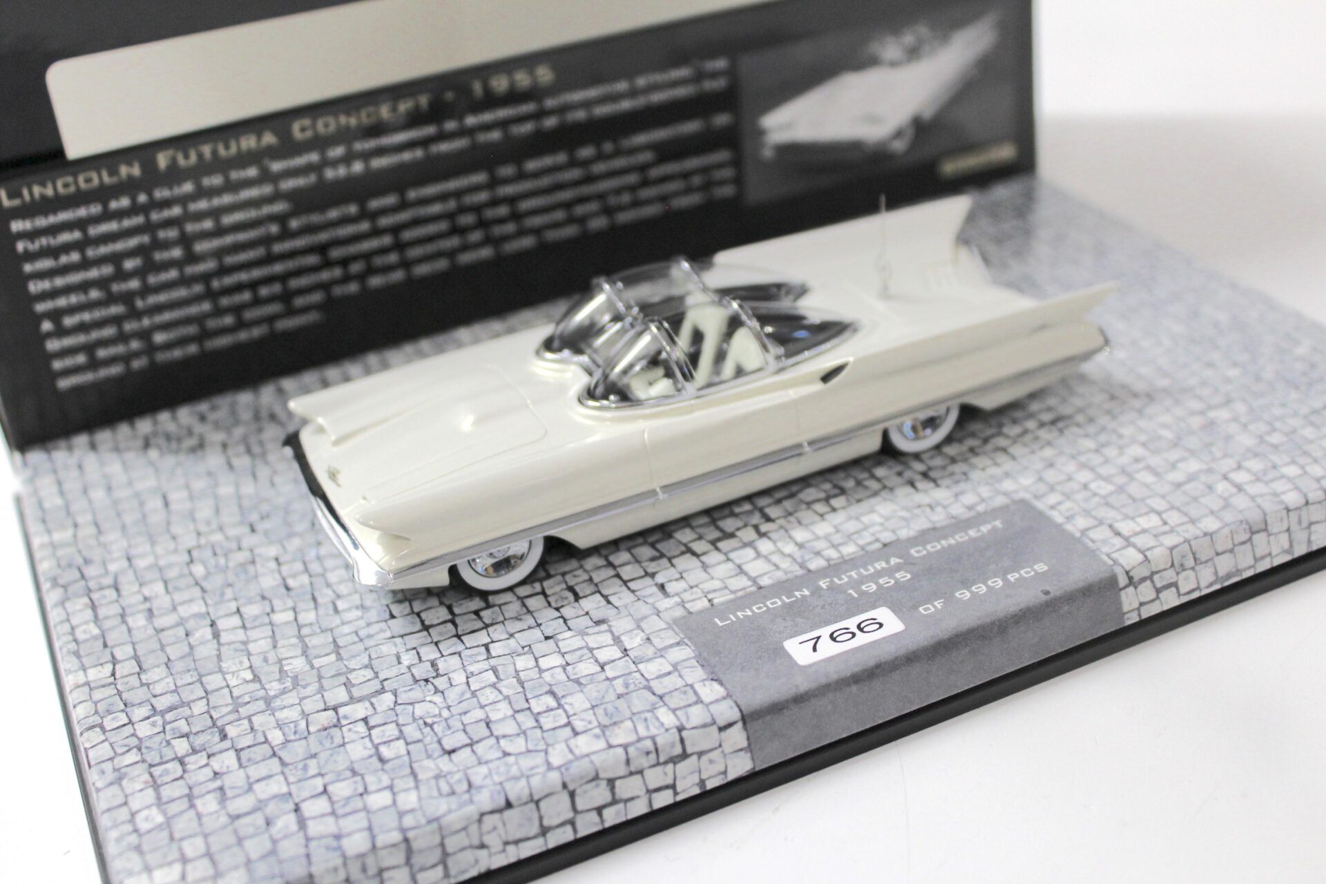 1:43 Minichamps Lincoln Futura Concept Car 1955 white