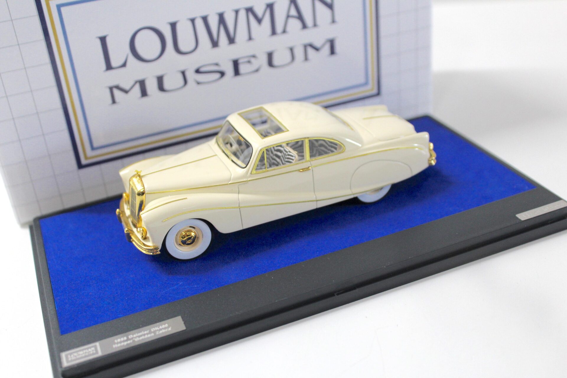 ID 49055 orig.jpg 1:43 Matrix Daimler DK400 "Golden Zebra" Hooper white/ gold Louwman Museum