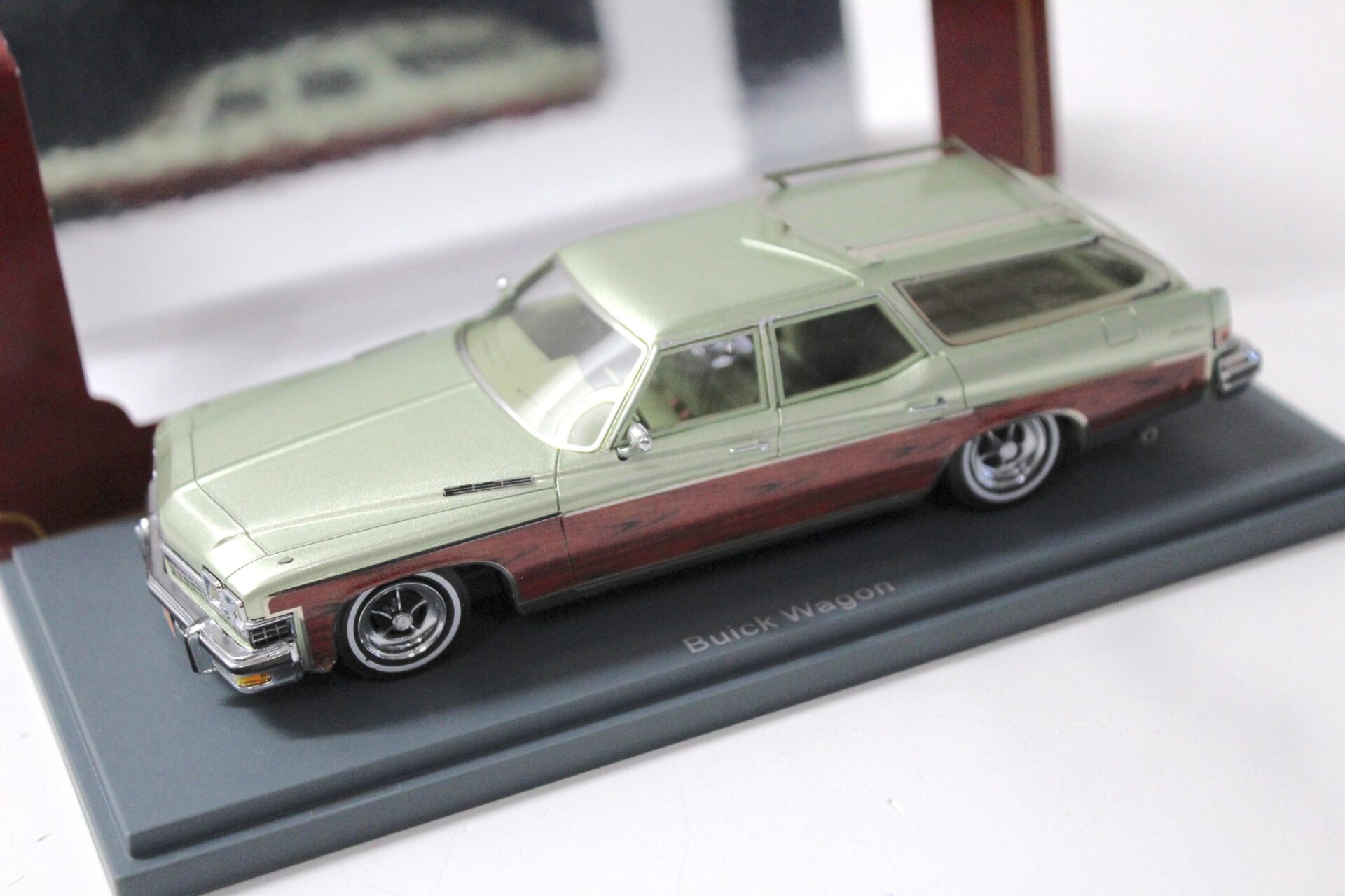 ID 49178 orig 1.jpg 1:43 American Excellence NEO Buick Le Sabre 4-Door Station Wagon green